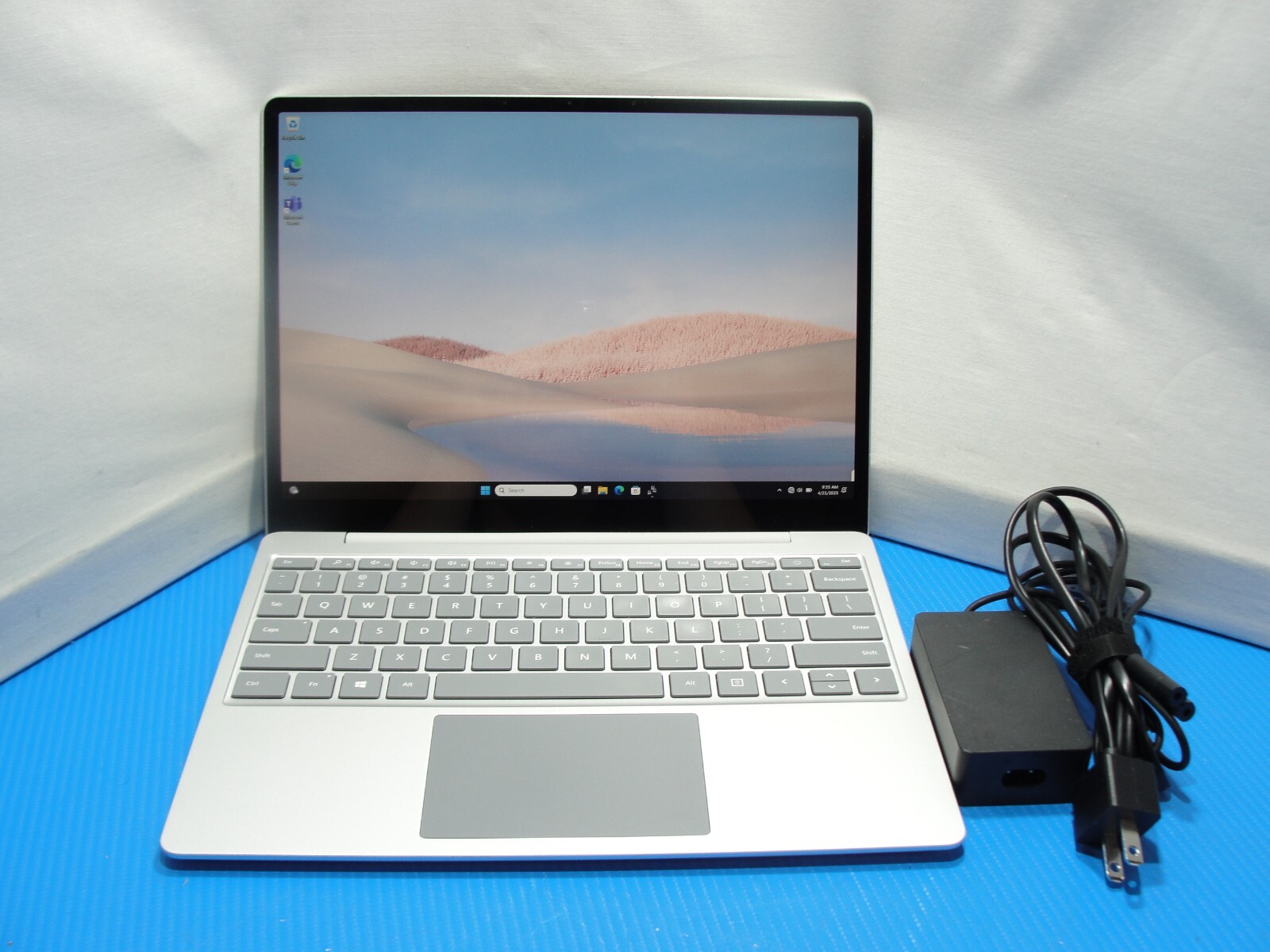 Microsoft Surface laptop Go 1943 12.4” TOUCH HD i5-1035G1 1GHz 8GB 128GB SSD