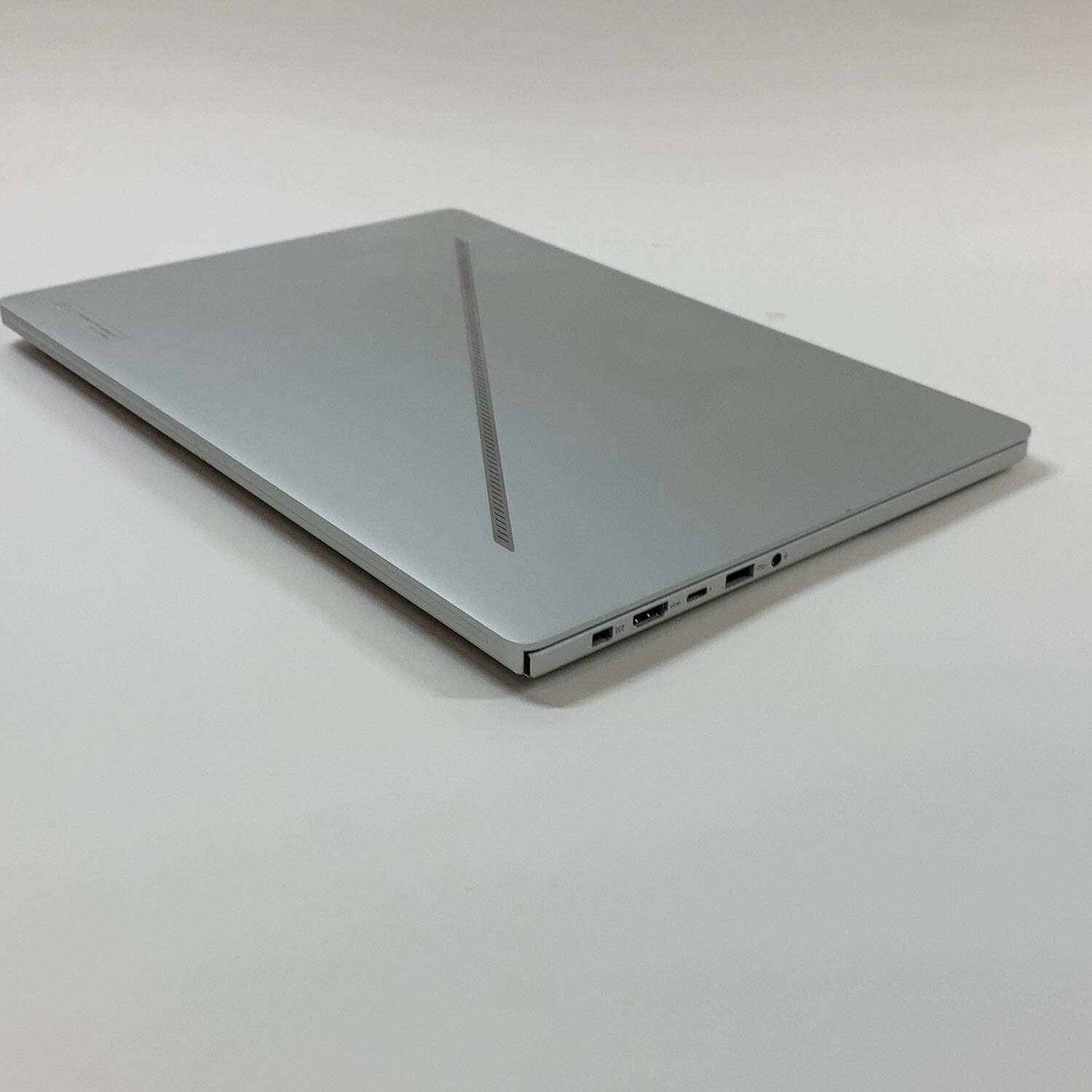 Asus ROG Zephyrus G16 GU605 15.9″ Core Ultra 9 185H 2.5GHz 32GB RAM 1TB RTX 4080