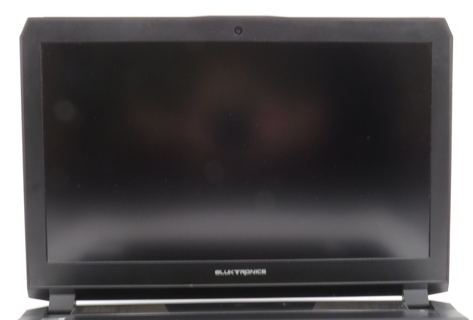Eluktronics P650HS i7-7700HQ @ 2.8GHz NVIDA GTX 1070 15.6″ No RAM/HDD/OS/AC