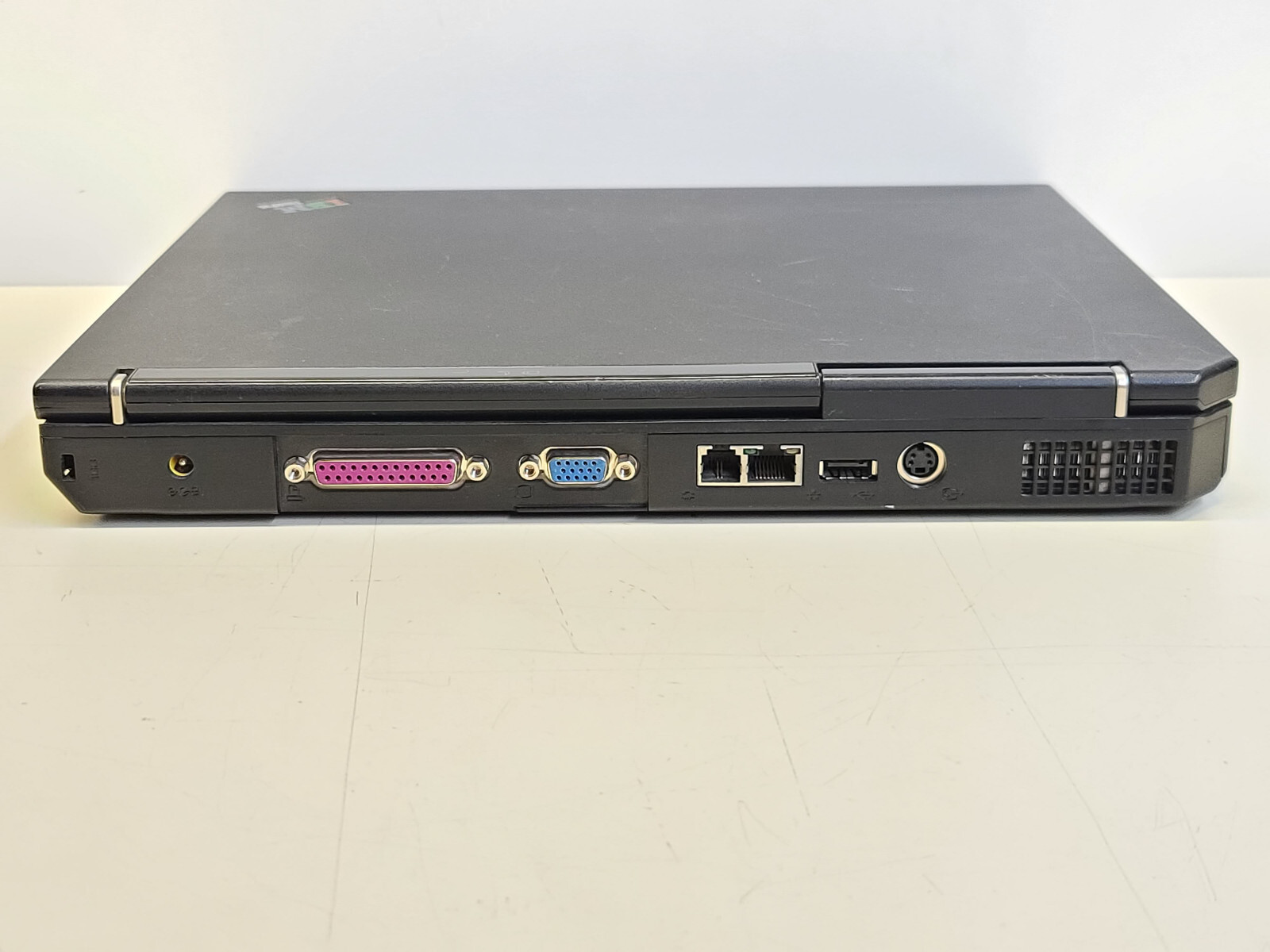 IBM Thinkpad R31 14.1″ Pentium 3 1000 + 384MB + 20GB Windows 98SE + DOCK TESTED