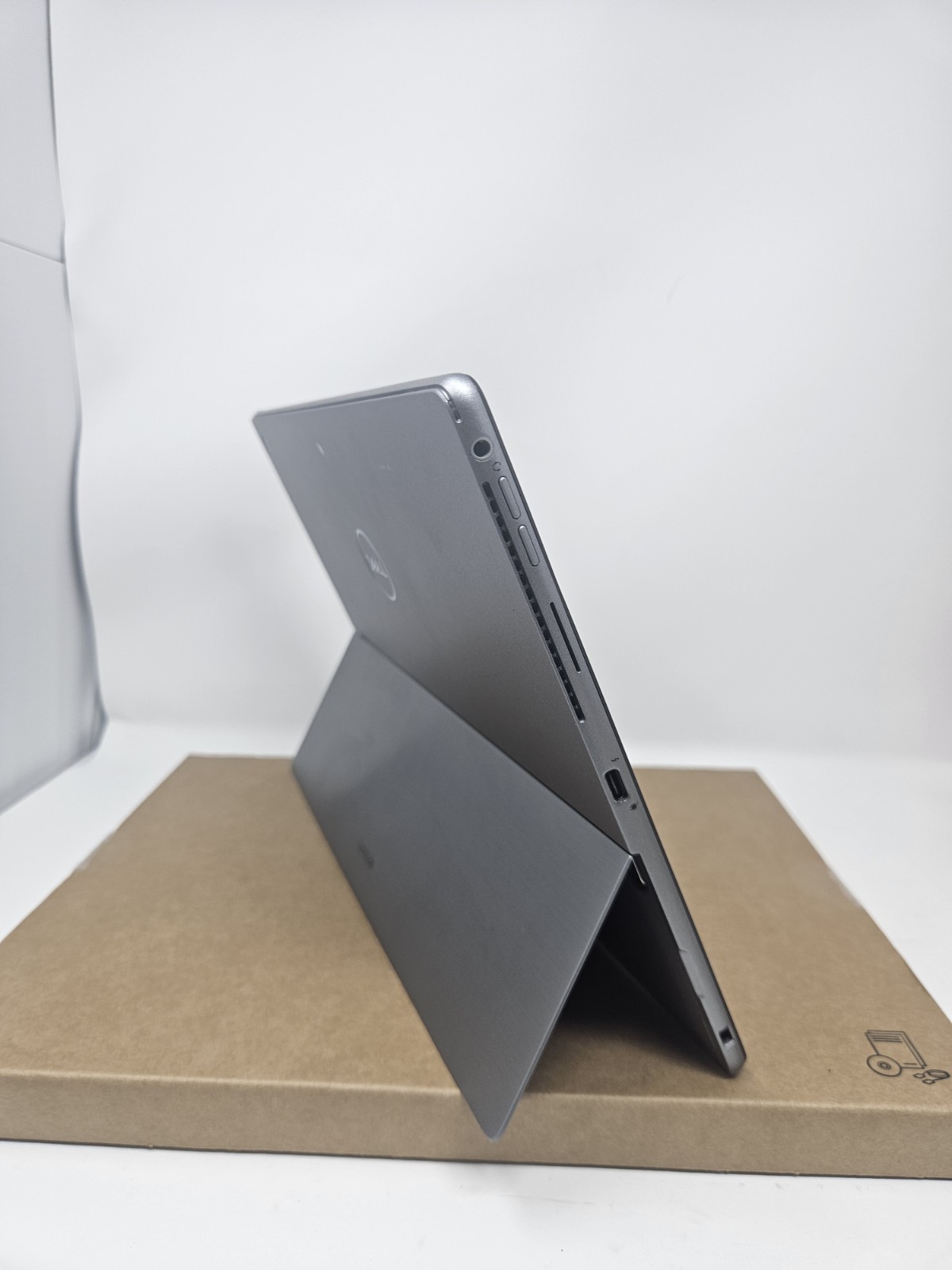 Dell Latitude 7320 Detachable (Intel I7; 256GB; 16GB; 4G LTE Cell) NEW Keyboard