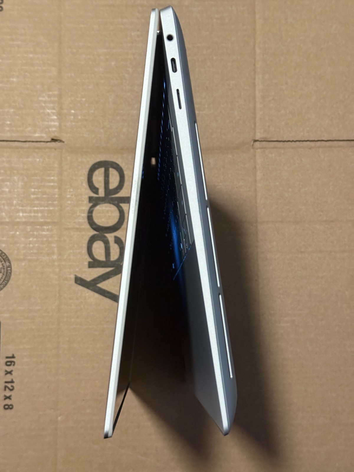 Dell XPS 16 9640 Laptop Ultra 9 185h CPU 32gb DDR5 512GB SSD 4060 GPU 4k OLED