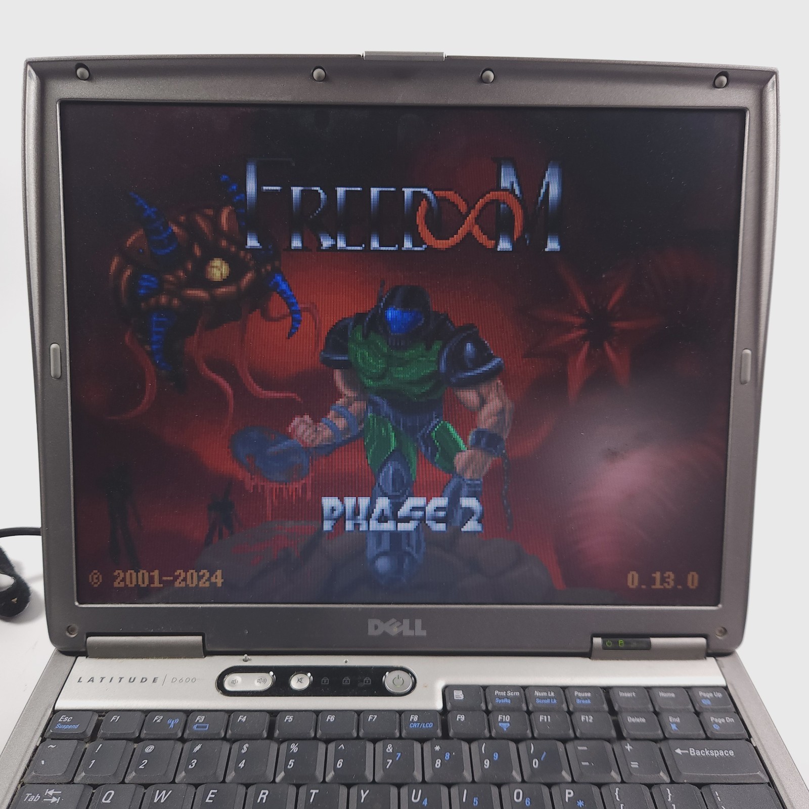 Retro Gaming Laptop Dell D600 Pentium 512mb RAM 20GB HD Windows XP Parallel Port