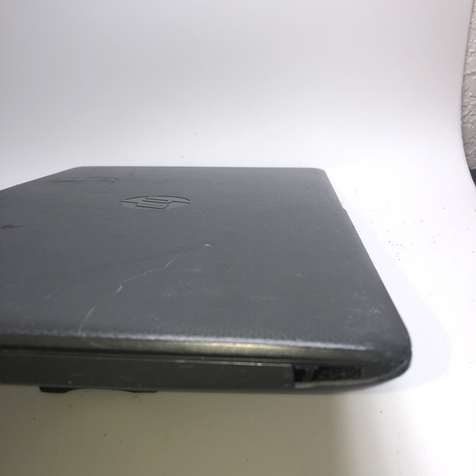HP 255 G7 AMD E2-9000E 1.50GHZ 4GB ( Not Sure of Model ) For Part Only ( See Pic