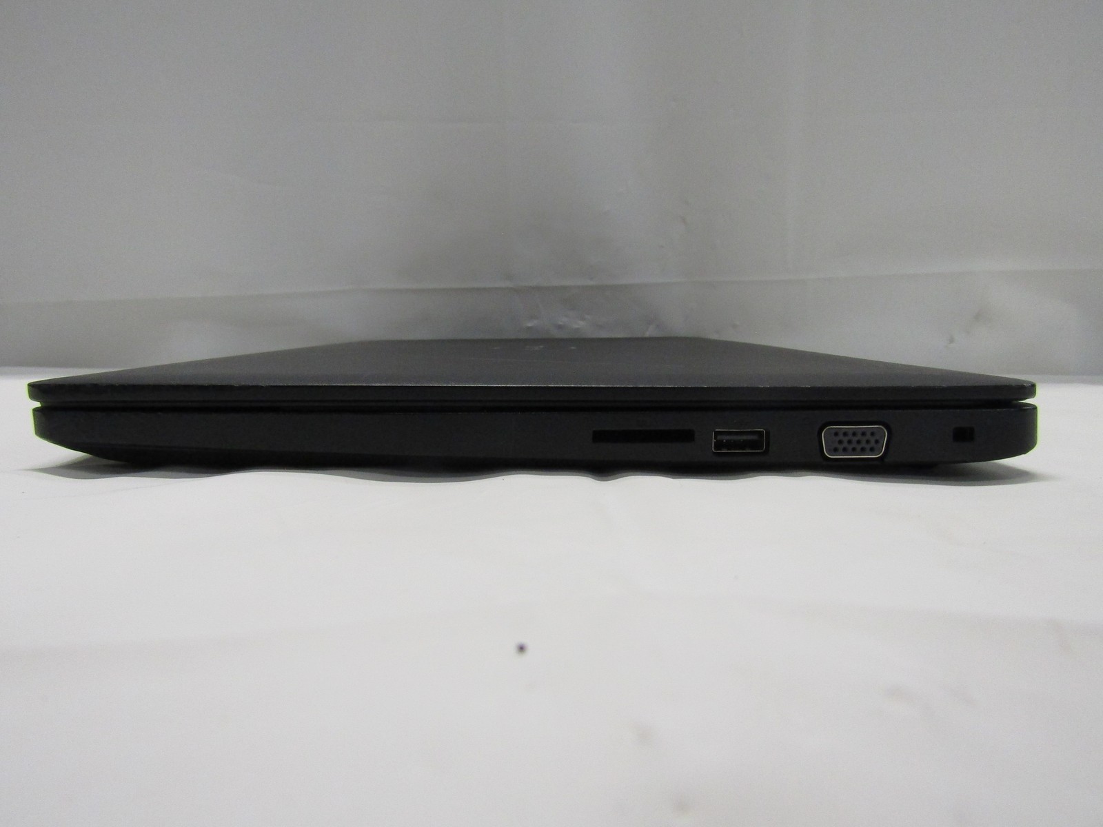 Dell Latitude 3580 2.7GHz Intel Core i7-7500U 8GB RAM 256GB SSD 15.6″ HD NO OS