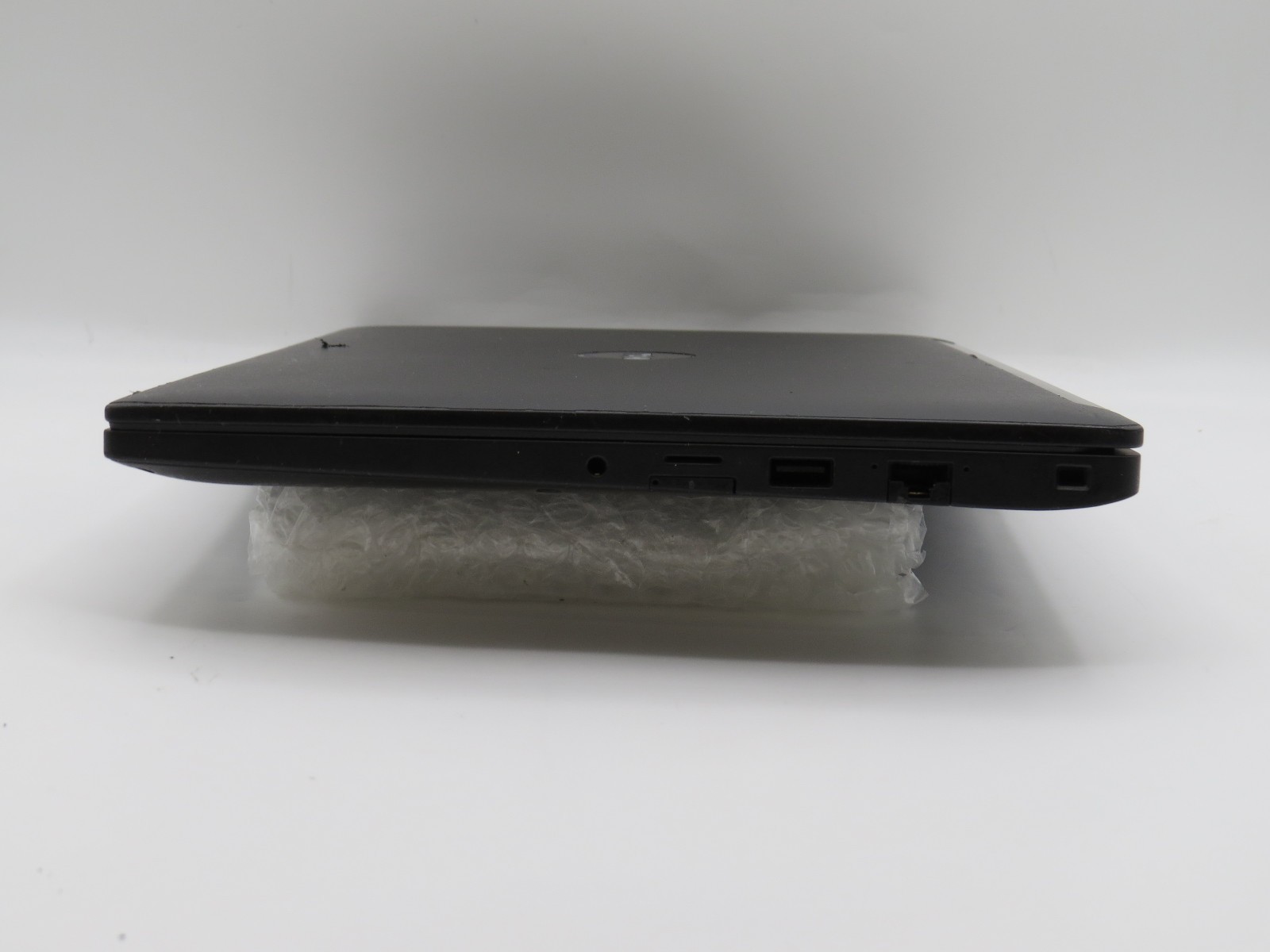 Dell Latitude 7480 i5-6300U @ 2.4Ghz 16GB DDR4 256GB m2 NVME 14″ No OS/AC