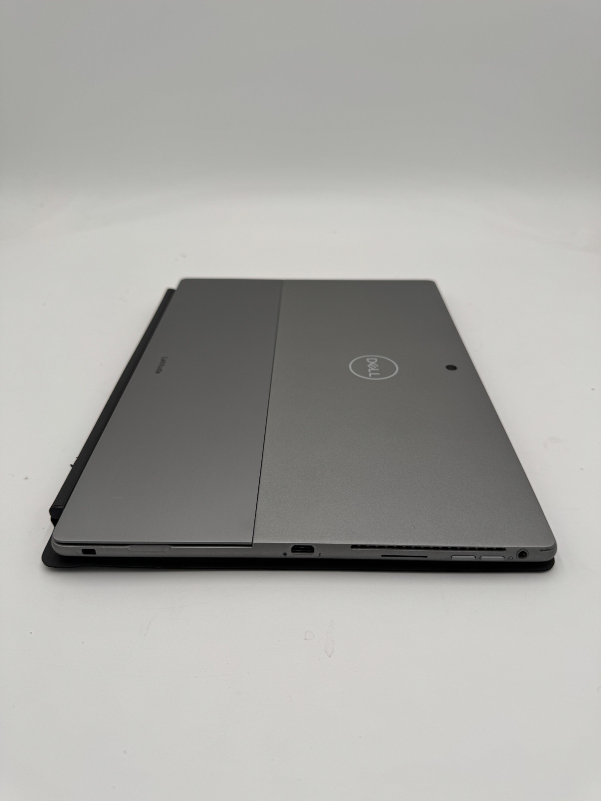 Dell Latitude 7320 Detachable Laptop i5-1140G7 @ 1.10GHZ 16GB RAM 256 SSD, NO OS