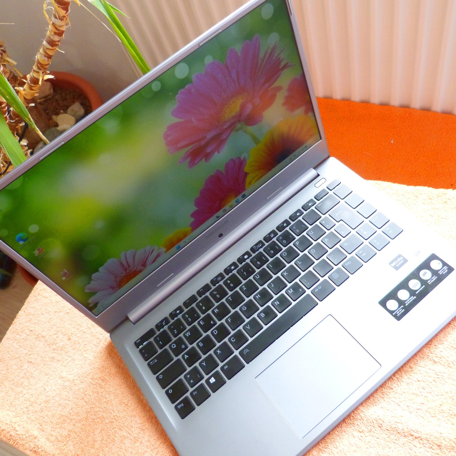 Medion S15447 ULTRABOOK 15″ FHD l 1512GB SSD HDD Windows 11 l 10Gen Core i5