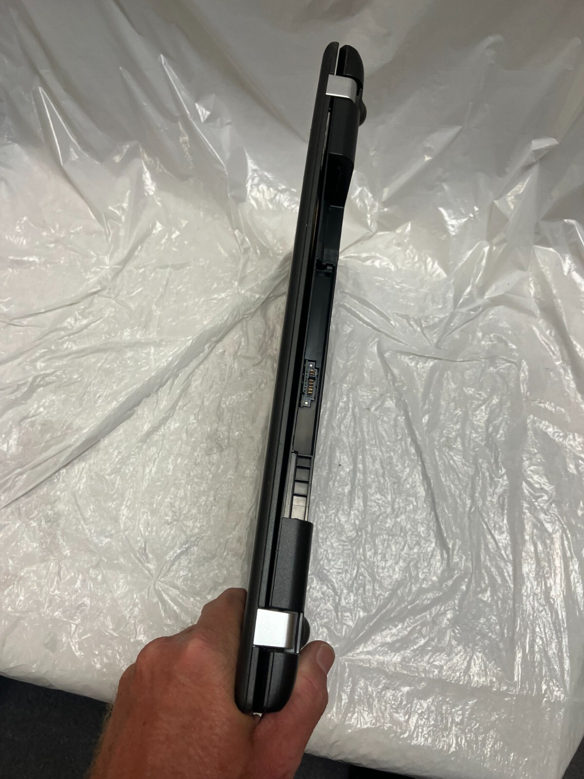Lenovo ThinkPad E560 15″ Intel Core i5-6200U 2GB RAM NO HD FOR PARTS