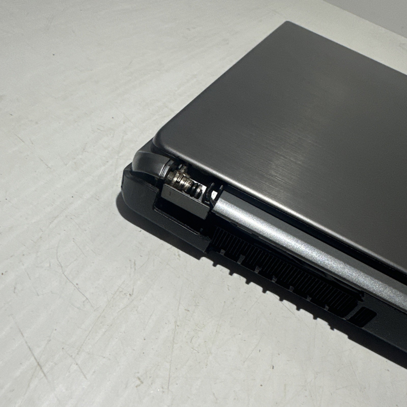 Acer Aspire M5-481T 15″ Laptop i3-3227U 4gb Ram No Drives Boots Bios No P/S