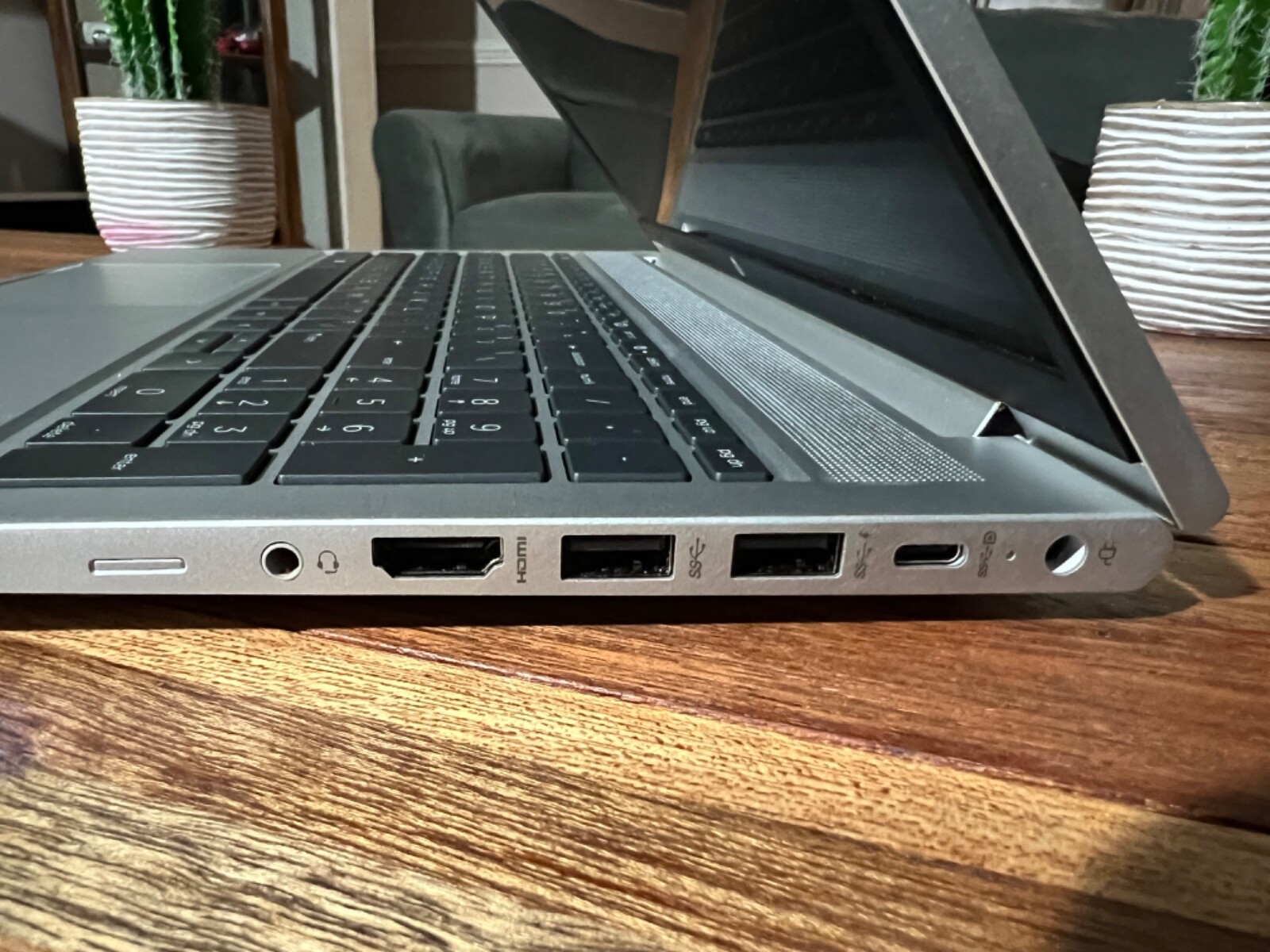 HP ProBook 455 G9 Business Laptop, 15.6″ FHD (1920 x 1080) AMD Ryzen 5 5625U 8GB