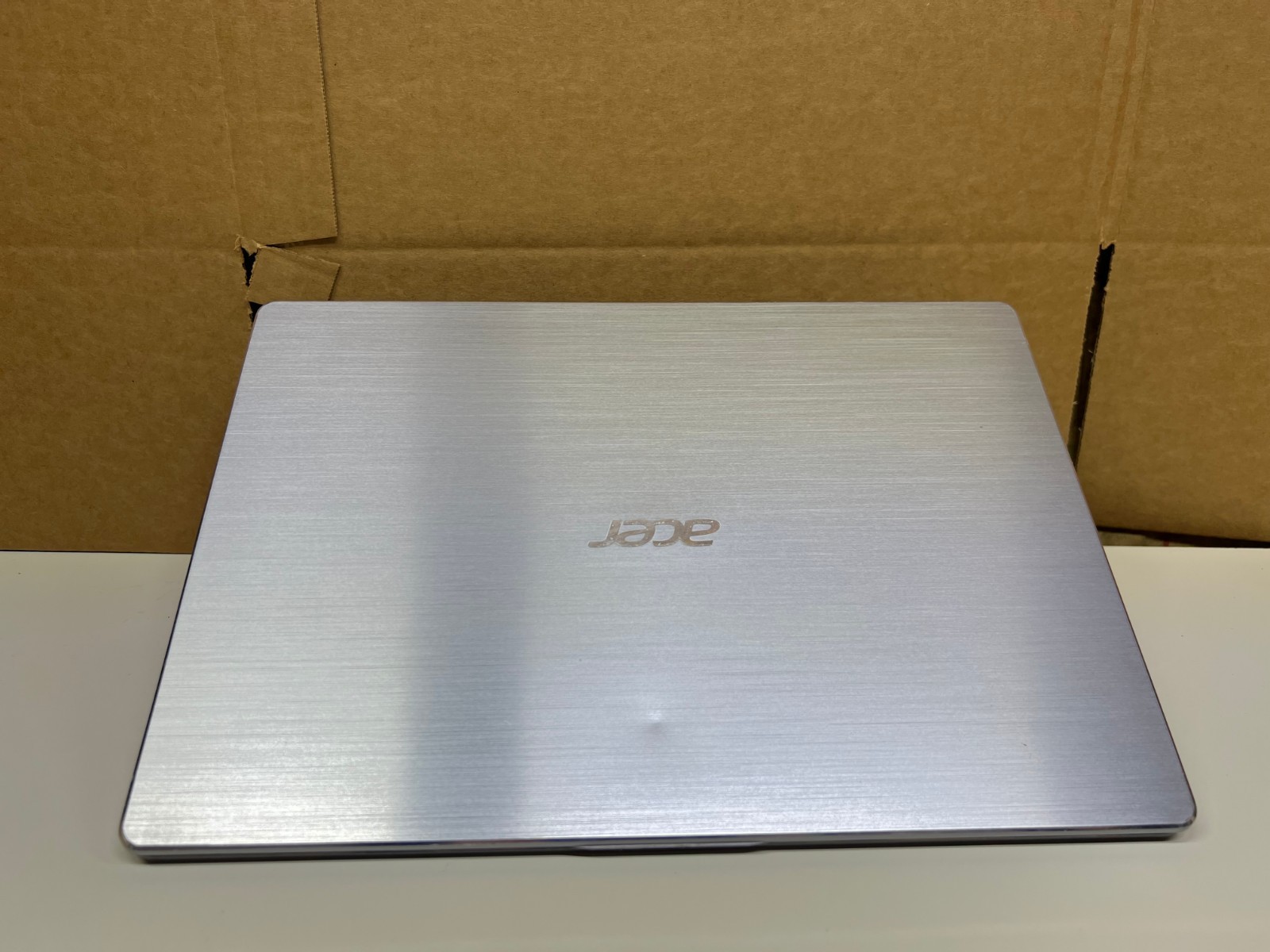 Acer Swift 3 SF314-54-39BH 14″ Laptop – 128GB SSD, 4GB RAM, Intel i3, Windows 10