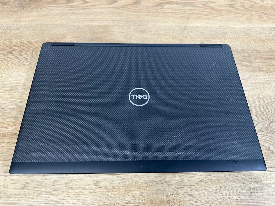 Dell Precision 7730 Xeon E-2186M 32GB DDR4 Intel UHD P630 512GB SSD 2018