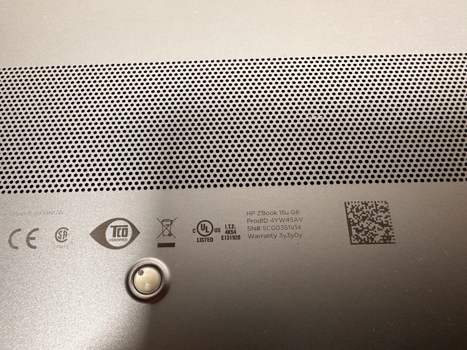 HP ZBook 15U G6 I7-8665U 256GB SSD Nvme 16GB Gpu Radeon Pro WX3200 Win11 Grade A