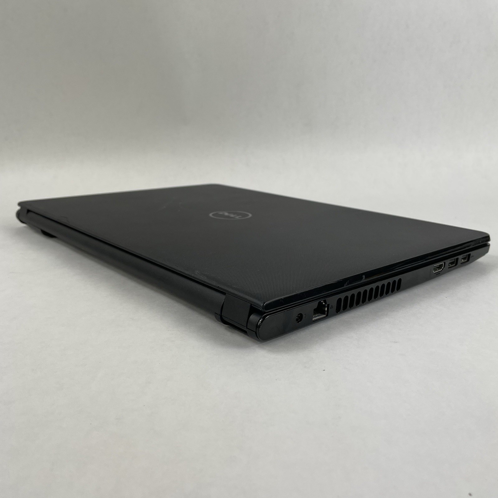 Dell Inspiron 3576 15.6″ i5-8250U 1.60 GHz 8 GB RAM No SSD/OS/AC/Batt