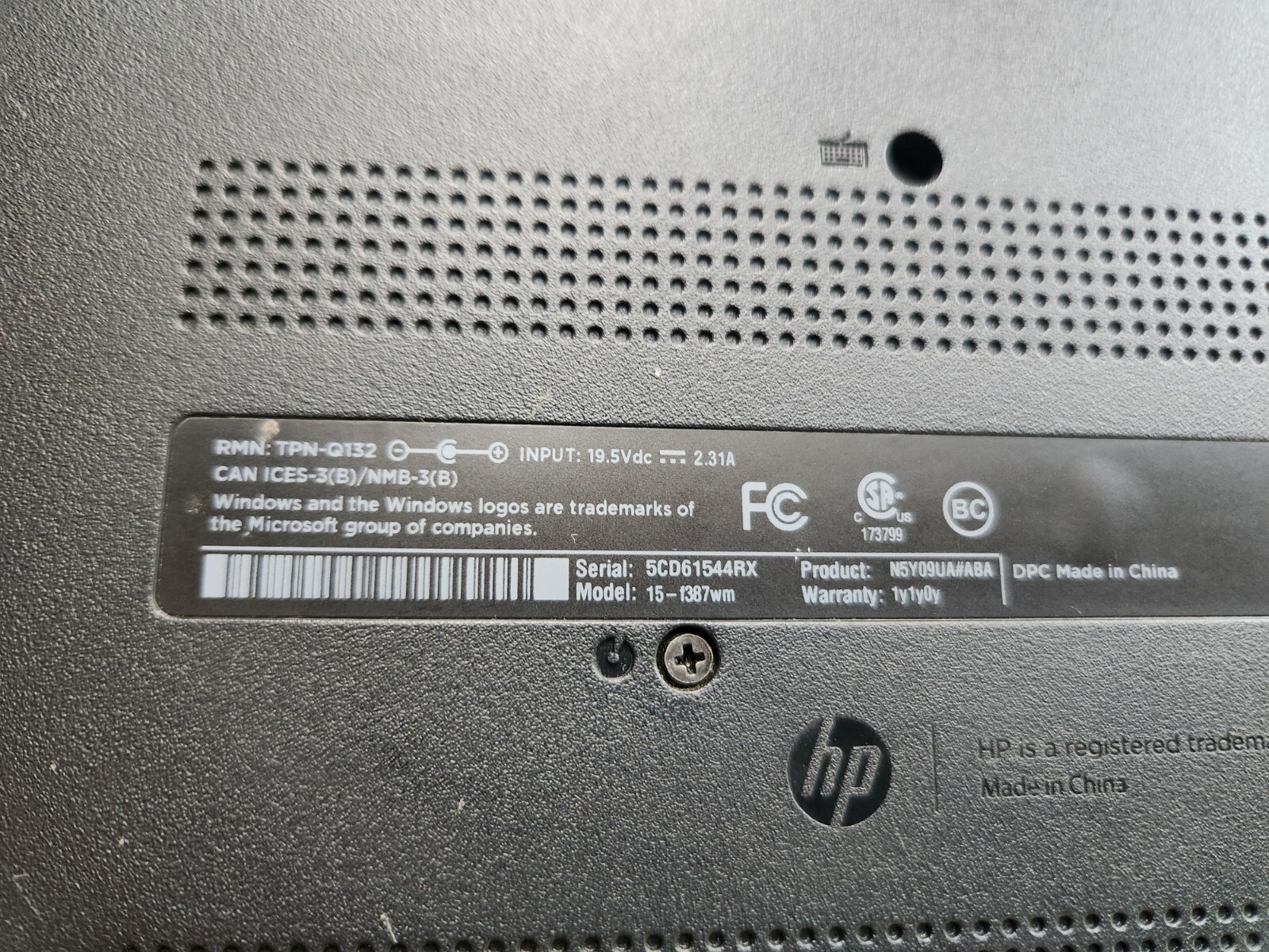 HP 15-1387wm 15.6″ Touchscreen ( AMD A8 @ 2.20GHz, 4GB Ram, 500GB HDD ) Win 10