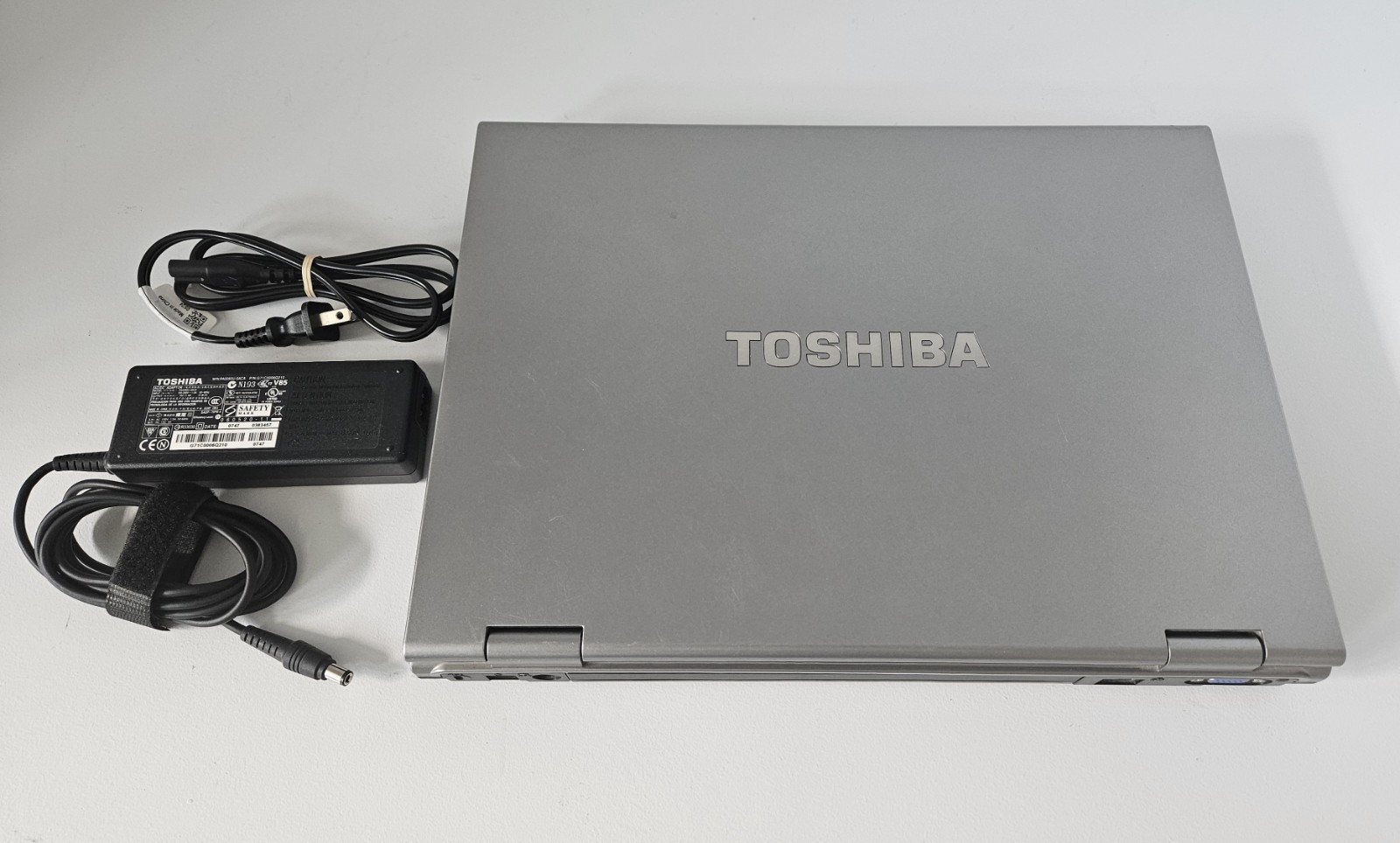Toshiba Tecra A9 PTS52U Intel Core2 Duo T7250 2GHz 1GB RAM Good Batt + AC No HDD