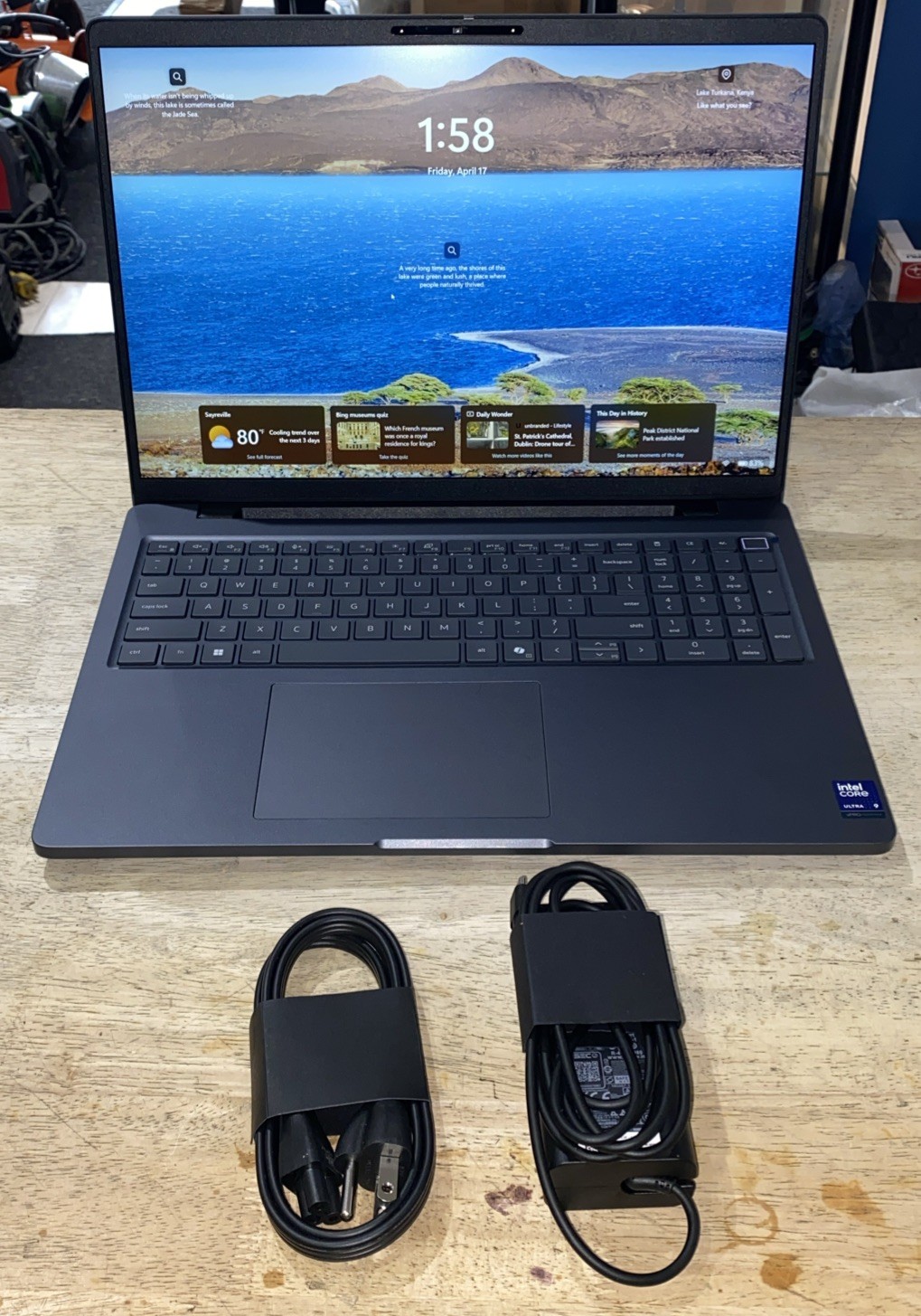 Dell Pro Max 16 Ultra 9 285H NVIDIA RTX PRO 2000 1TB 32GB
