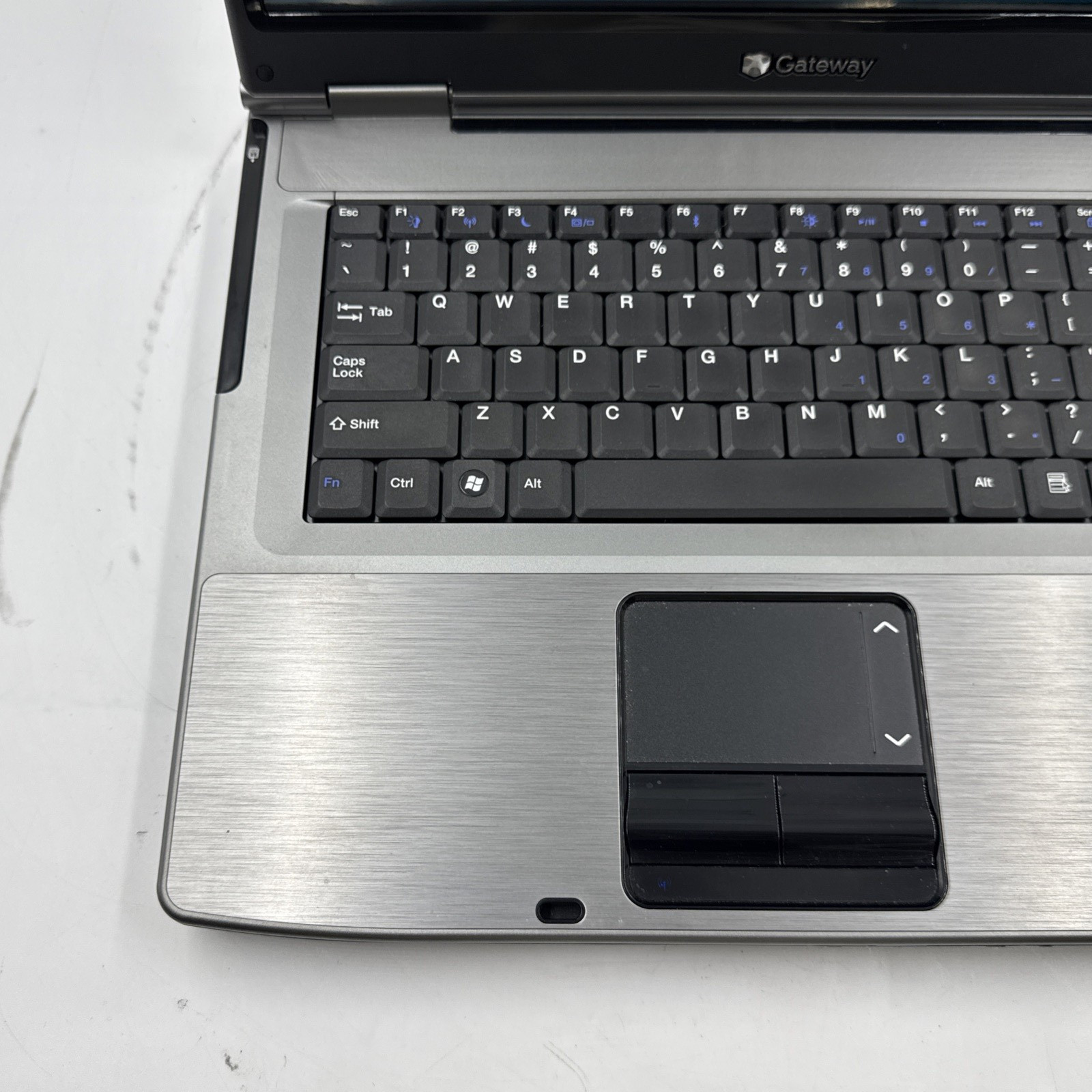 Gateway MA7 Laptop Core 2 Duo T2450 2.0GHz 4GB RAM NO HDD/OS/Caddy ( FOR PARTS)