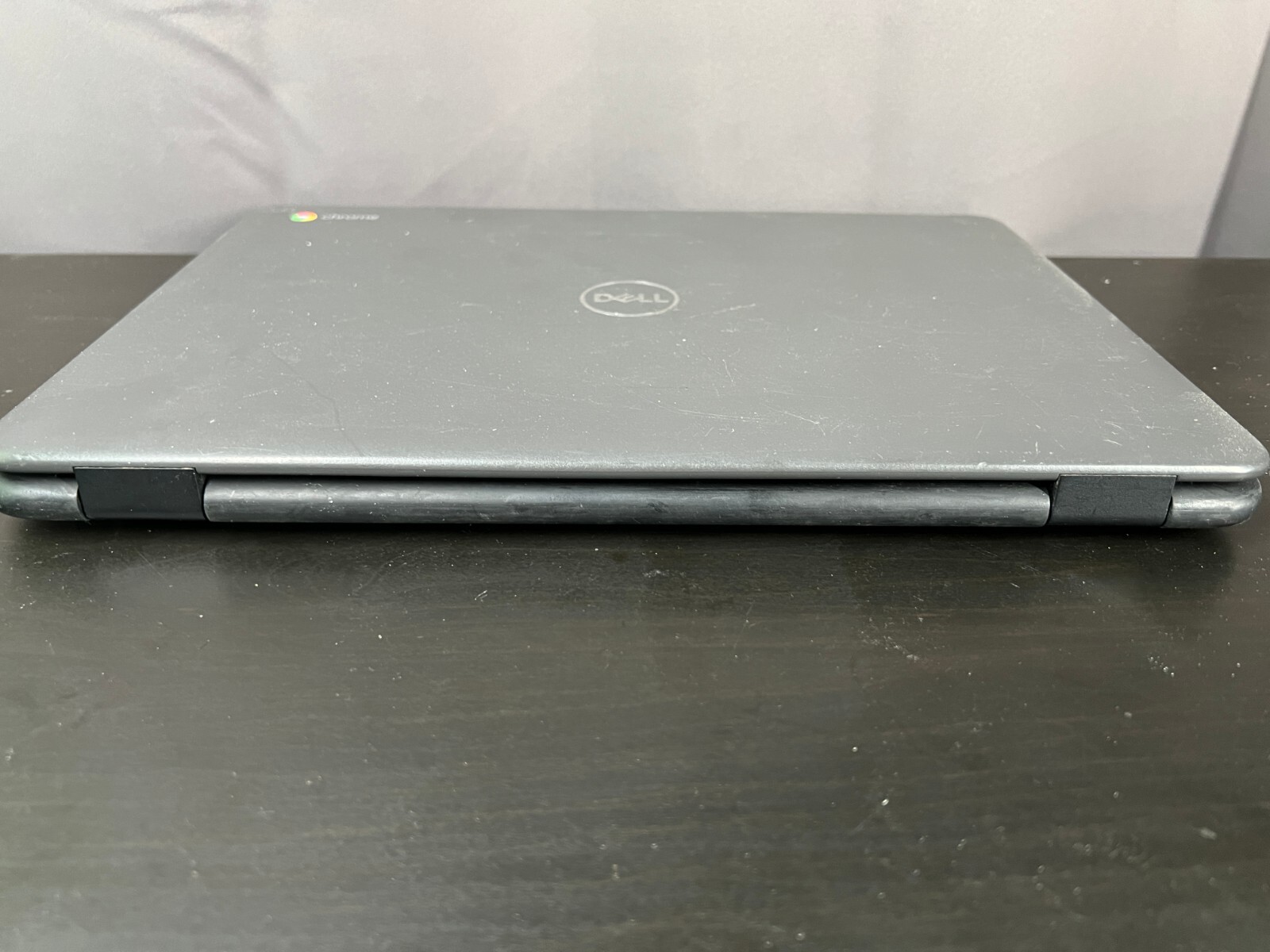 Dell Chromebook 14 3400 (14″, Intel 1.1GHz, 4GB, 32GB SSD, ChromeOS) w/ Charger