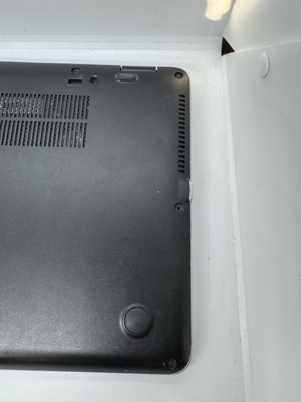 HP Elitebook 840 G3 14” (256GB SSD, Intel Core i7 6th Gen., 2.60 GHz, 8GB)…