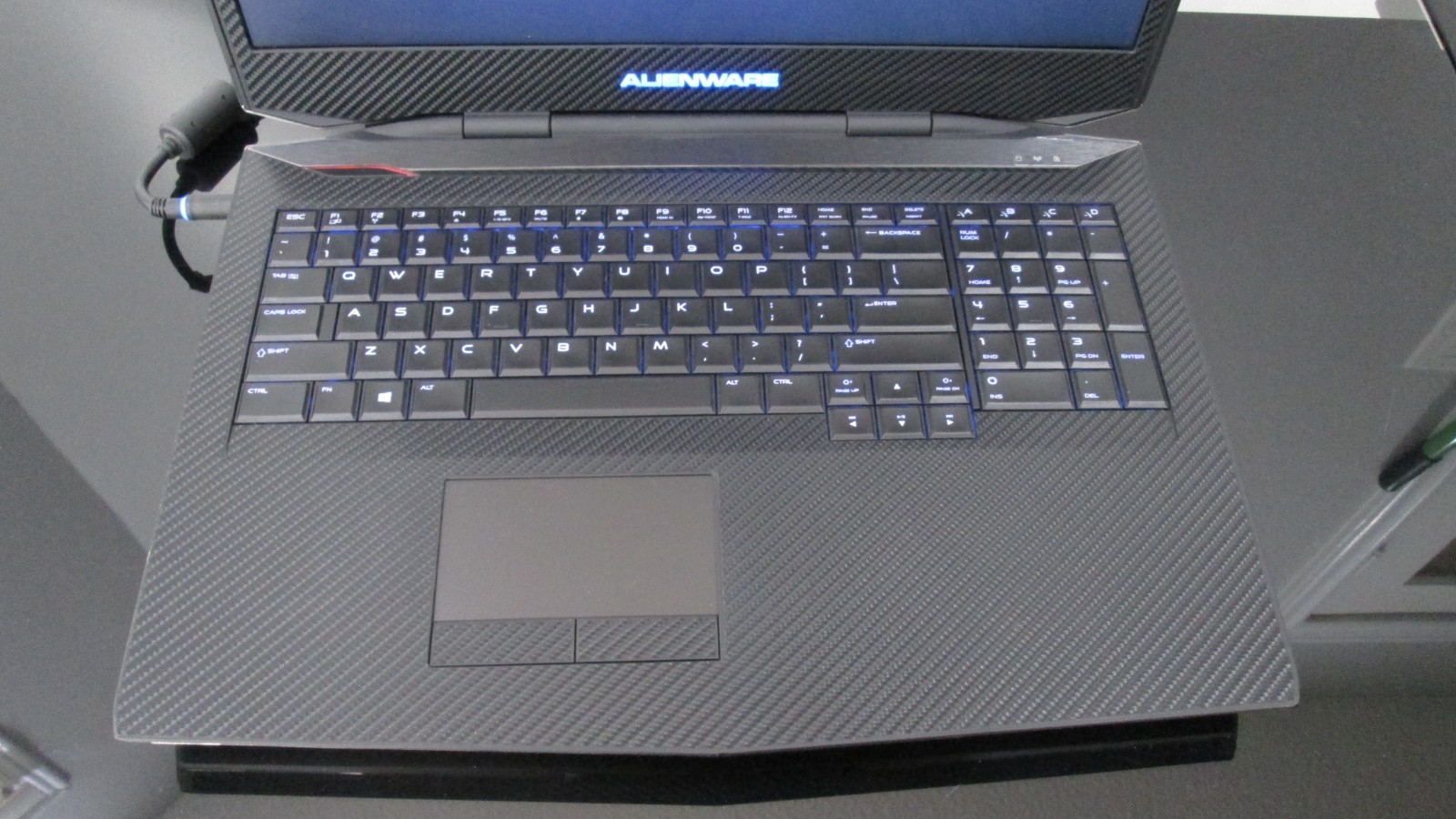 Alienware 17 R3 i7-4930MX CPU/GTX 1070 GPU/32GB RAM/1TB SSD+Adapter & Box WORKS!