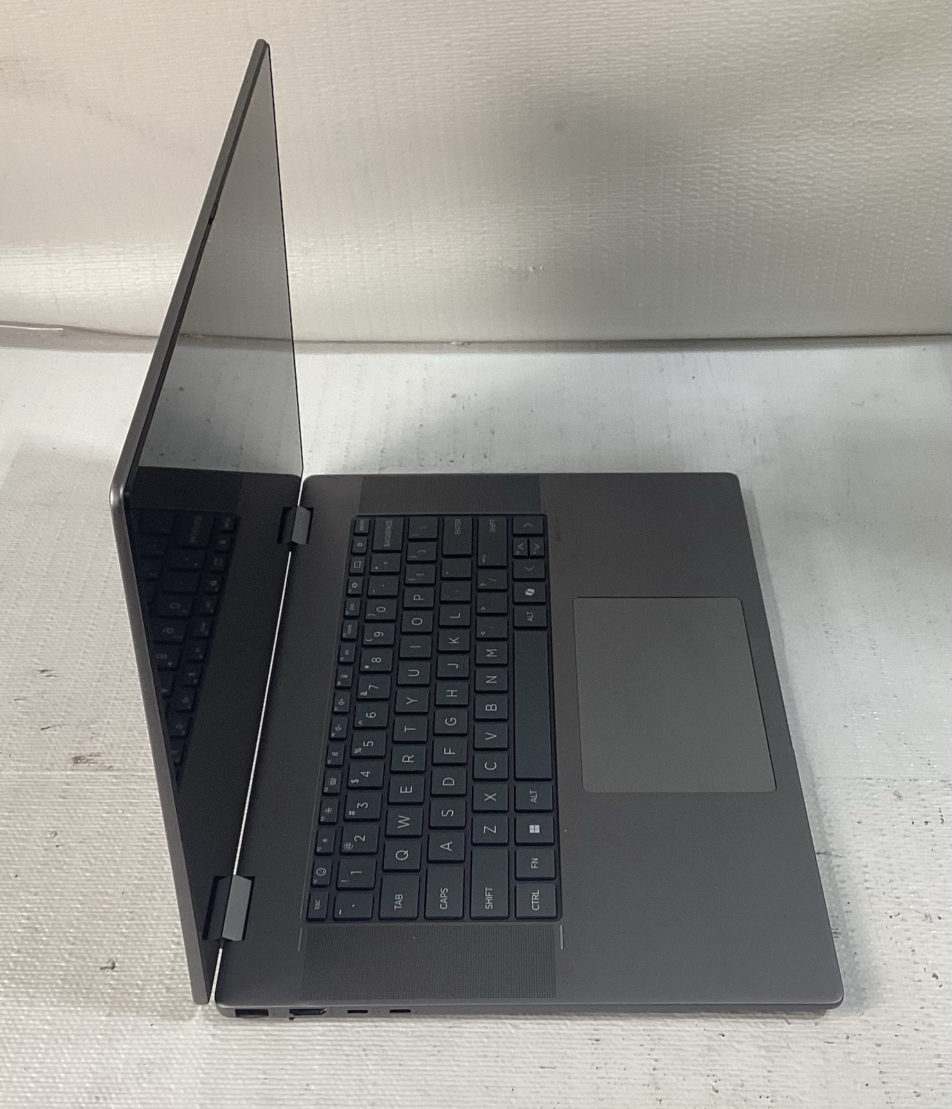 HP Envy x360 16” 2-in-1 Touch Ryzen 5 8640HS 8GB RAM 512GB SSD