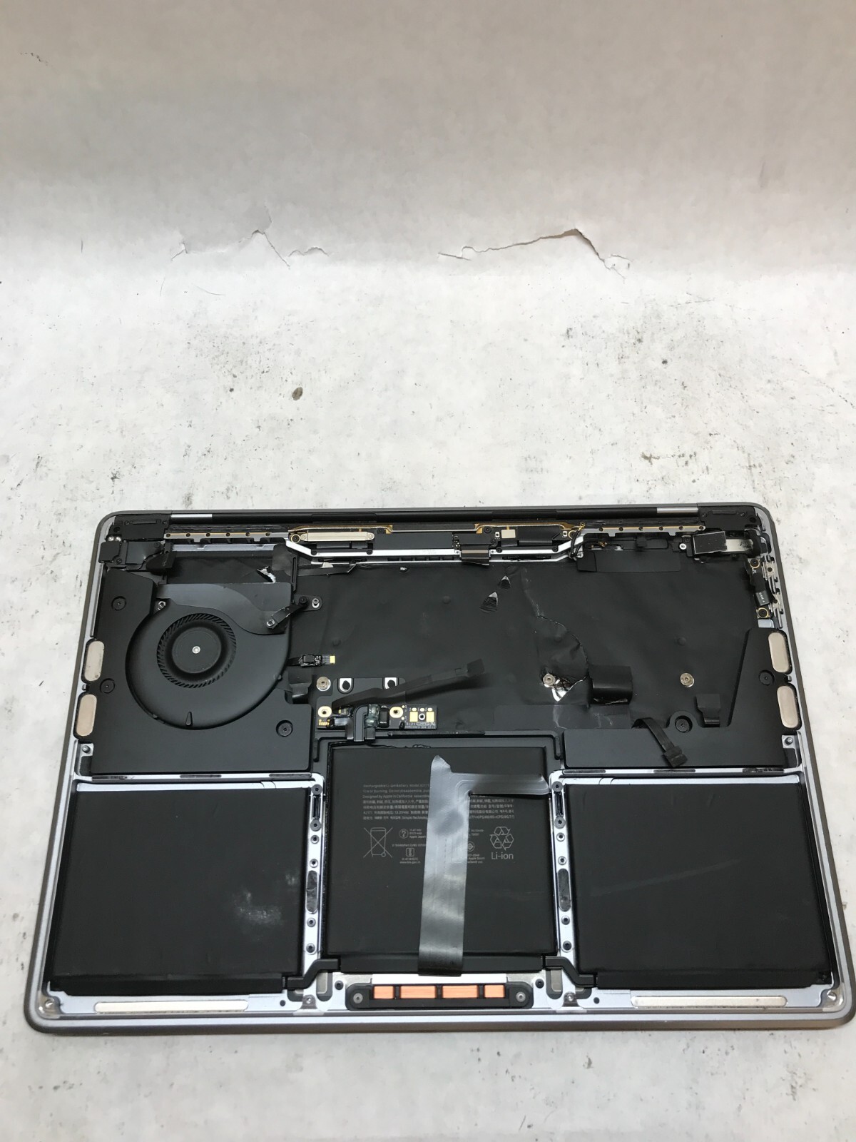 Apple MacBook Pro Touch/2019 A2159 Chassis NO MOTHERBOARD For Parts Cracked – DW