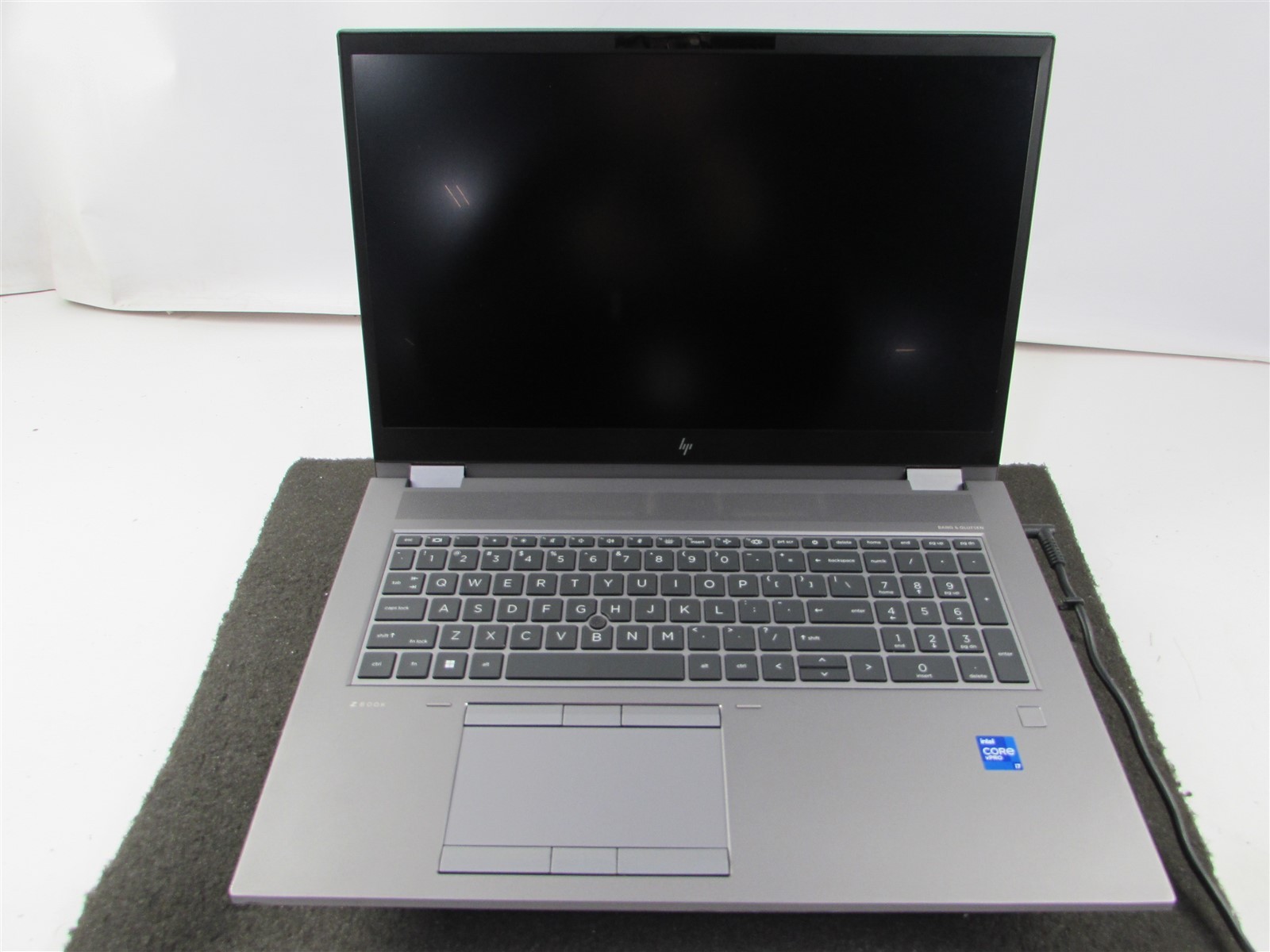 HP ZBOOK FURY 17 (G8) CORE I7-11850H 1TB SSD 32GB RAM RADEON PRO W6600M NO O.S