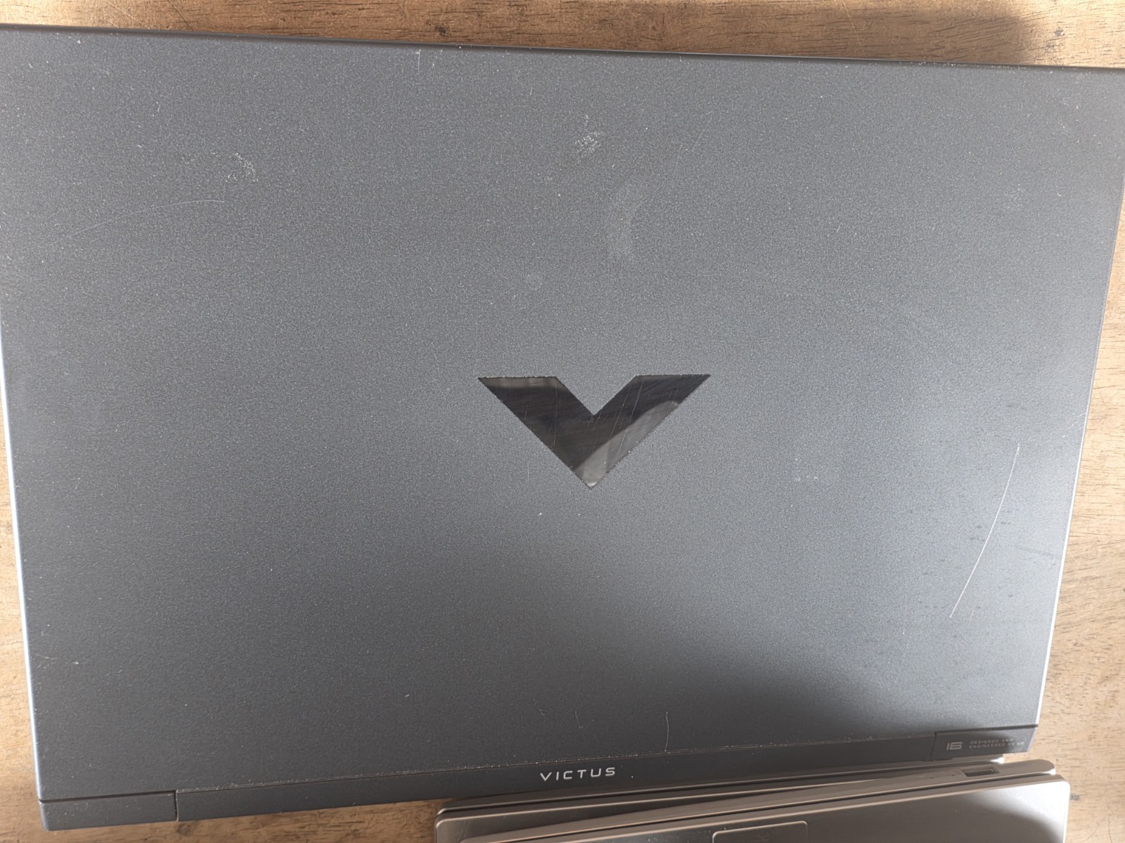 HP Victus 16-r0073cl 16.1″ FHD i7-13700HX RTX 4060 Post