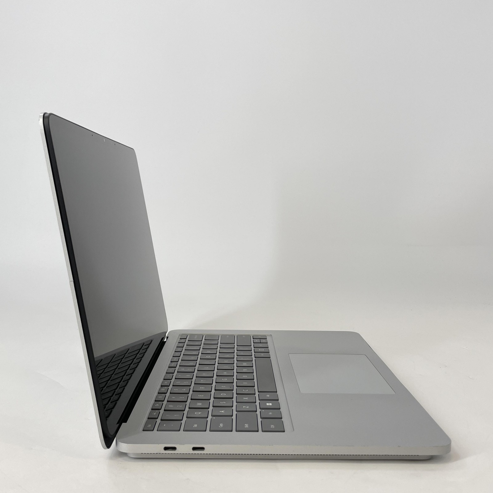 Microsoft Surface Laptop Studio 14 2K i7-11370H 3.3GHz 16GB 512GB RTX 3050 Ti