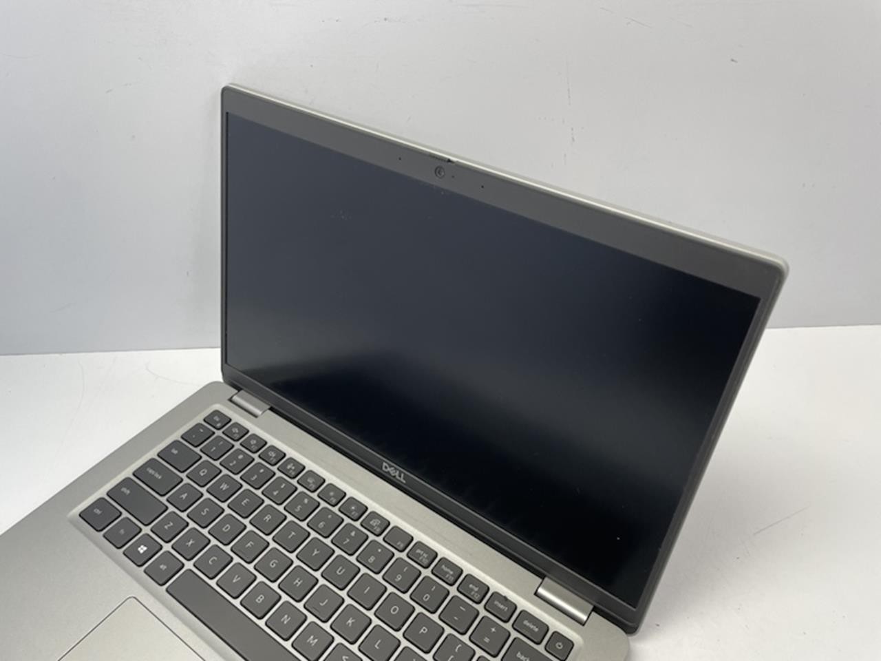 DELL LATITUDE 5420 Laptop w/ Intel Core i5-1135G7 2.40 GHZ + 8 GB No HD/Battery
