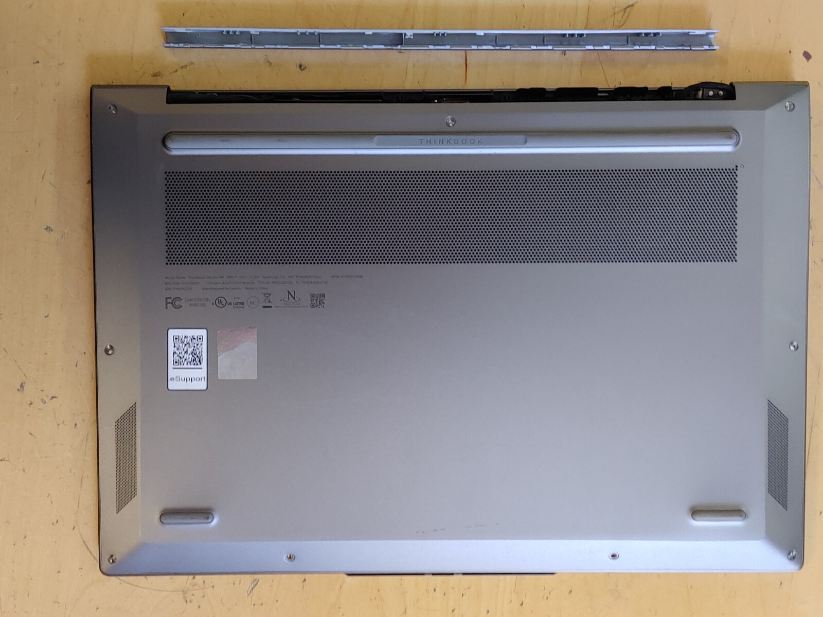 Lenovo ThinkBook 13s G4 Core i5-1240P @ 2.11GHz, 8GB RAM, NO SSD ,FOR PARTS / Re