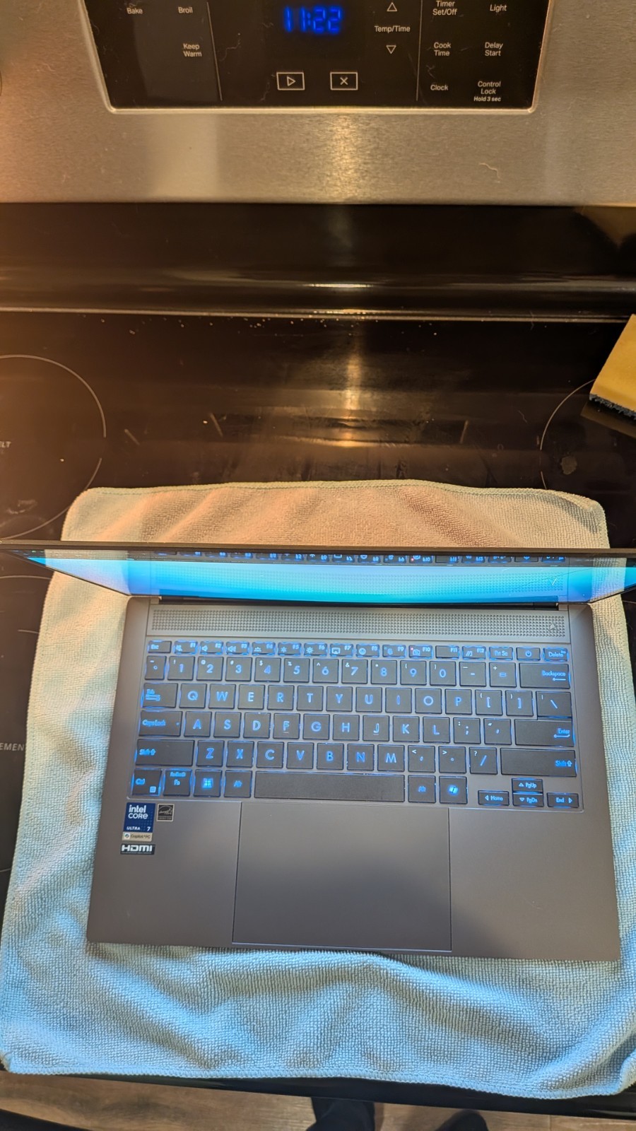ASUS Zenbook S 14 14-inch 120Hz 3K OLED Touch Intel Core Ultra 7 2TB