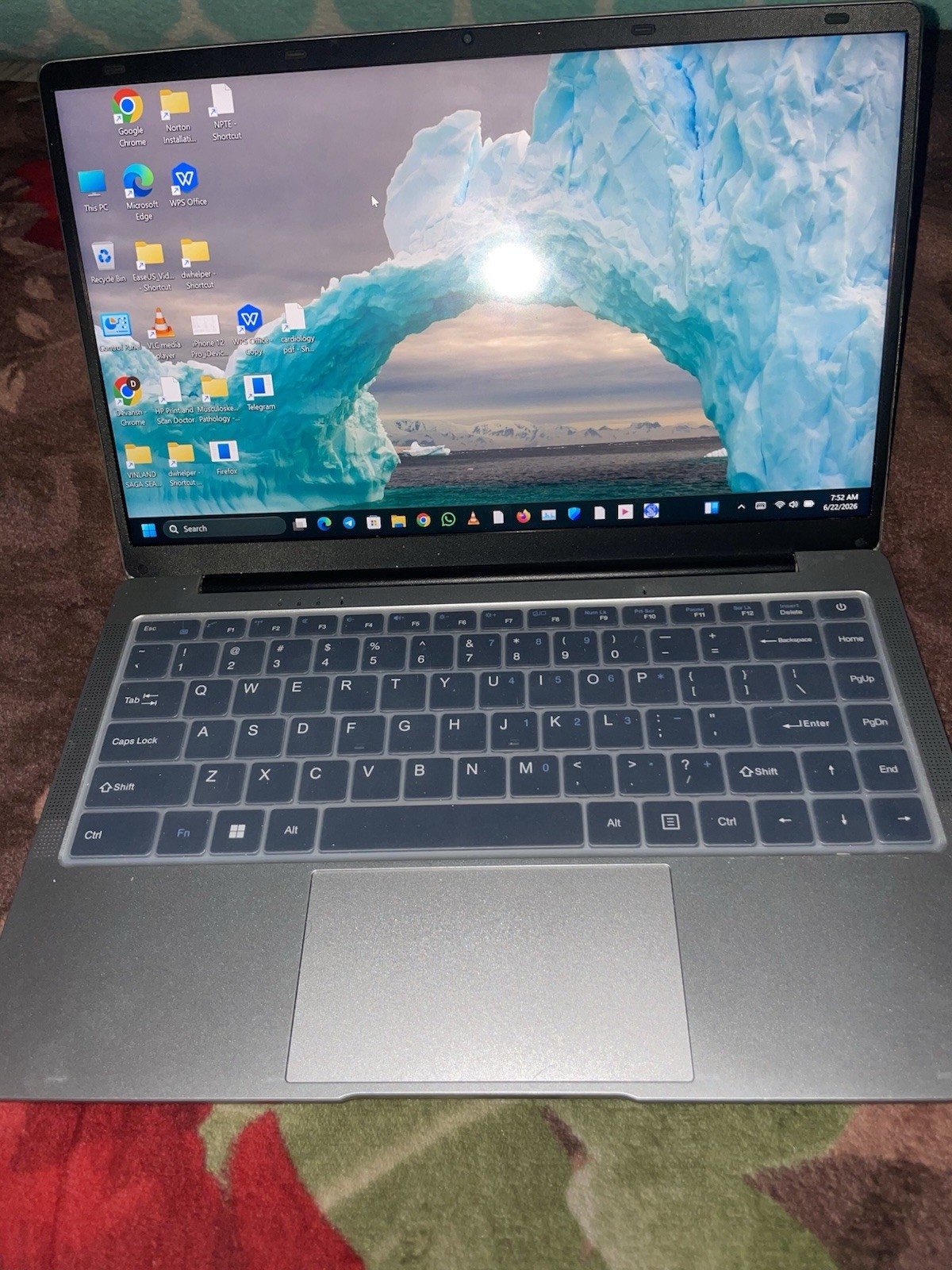 Auusda 14″ Windows 11 Laptop Celeron J4125 8GB 238GB SSD FHD USB-C Silver