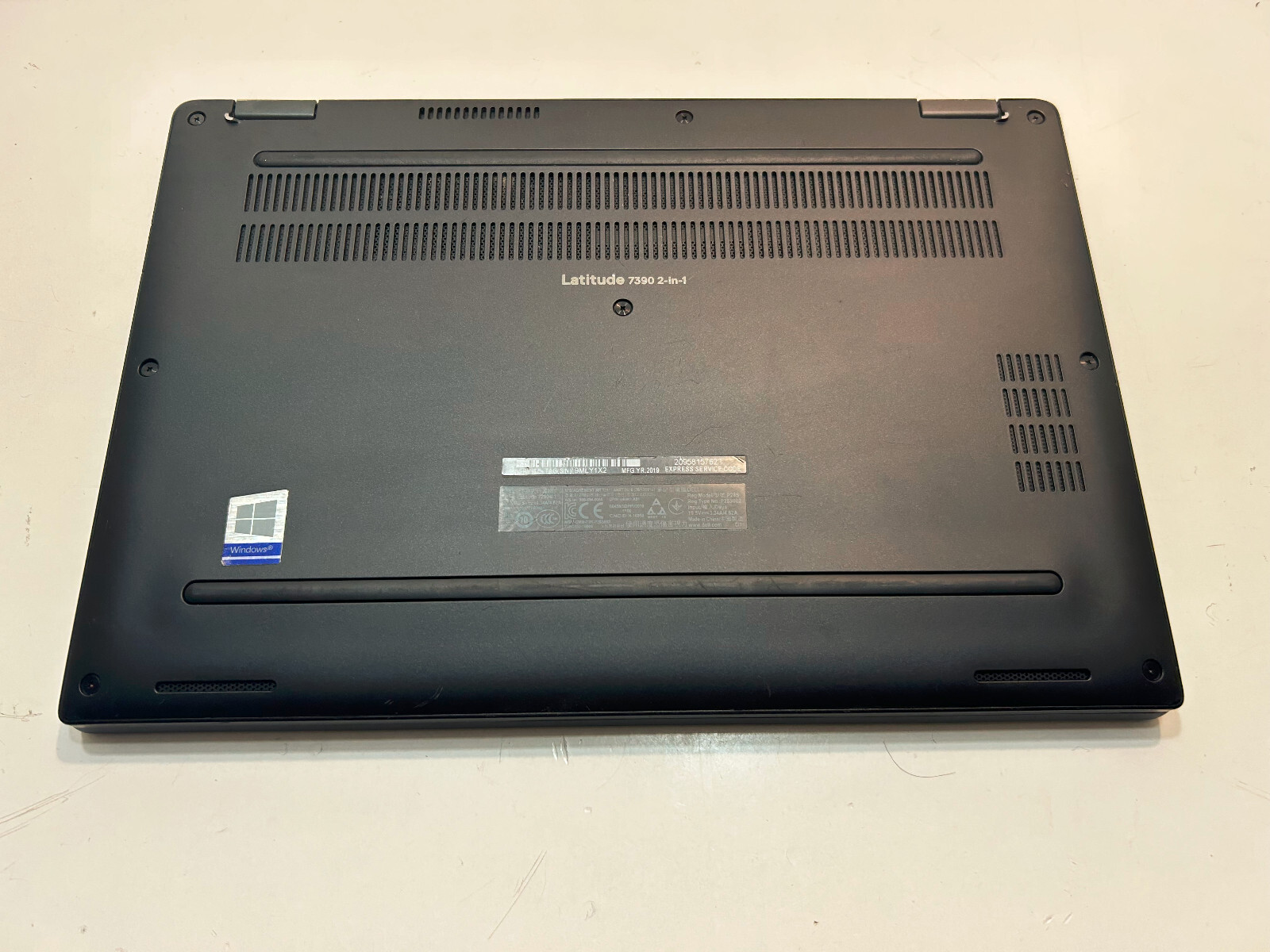COMPLETE Dell Latitude 7390 2-in-1 – 13.3″ i7-8650U 1.9GHz 16GB 512GB MA15-47