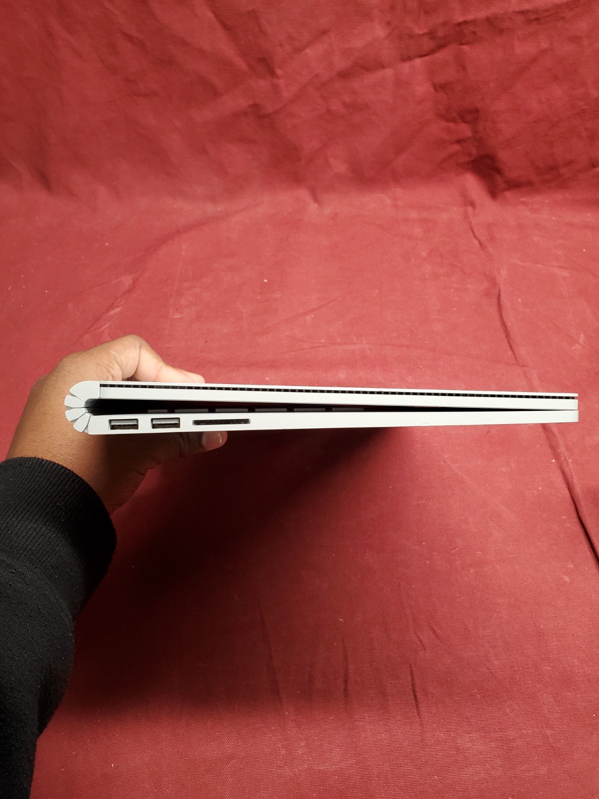 Microsoft Surface Book 2 13.5″ i5 8350U 1.70GHz/ 8GB / 256GB SSD #2933