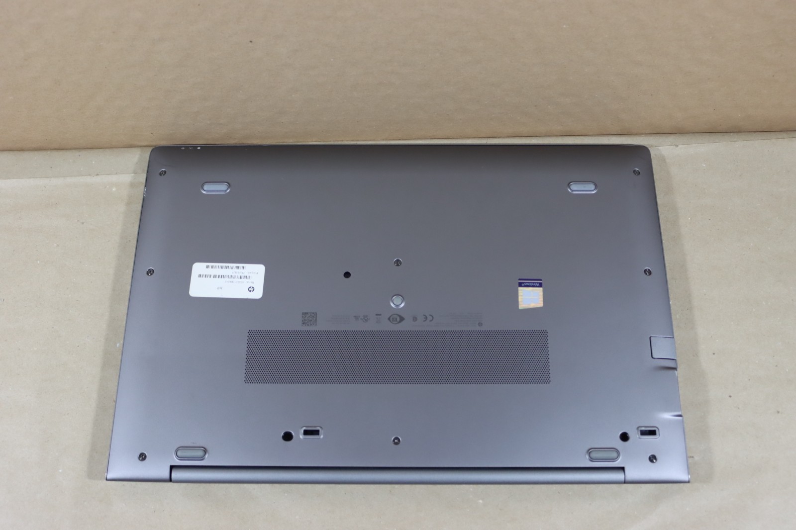 HP ZBook 15U G6 15.6” (256GB SSD Intel Core i7-8665U 16GB RAM) AMD Radeon