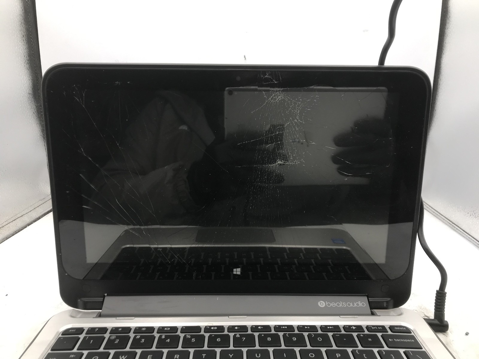 HP PAVILION 11 N010DX – FOR PARTS/REPAIR – INTEL PENTIUM N3520 – NO RAM -READ-BB