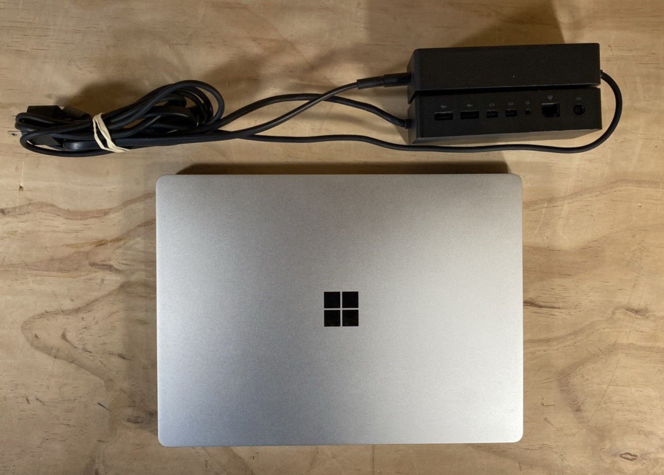 Microsoft Surface Laptop Go 1943 12.4″ i5-1035G1 1.0GHz 4GB RAM 64GB SSD/bat87%