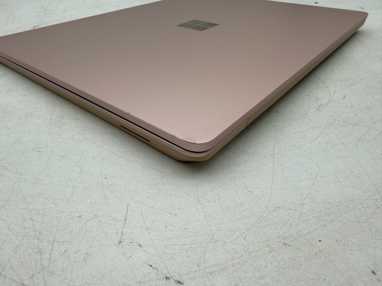 Microsoft Surface Laptop Go 1943 12.4″ 128 GB SSD 8 GB RAM i5-1035G1 Win 11 Home