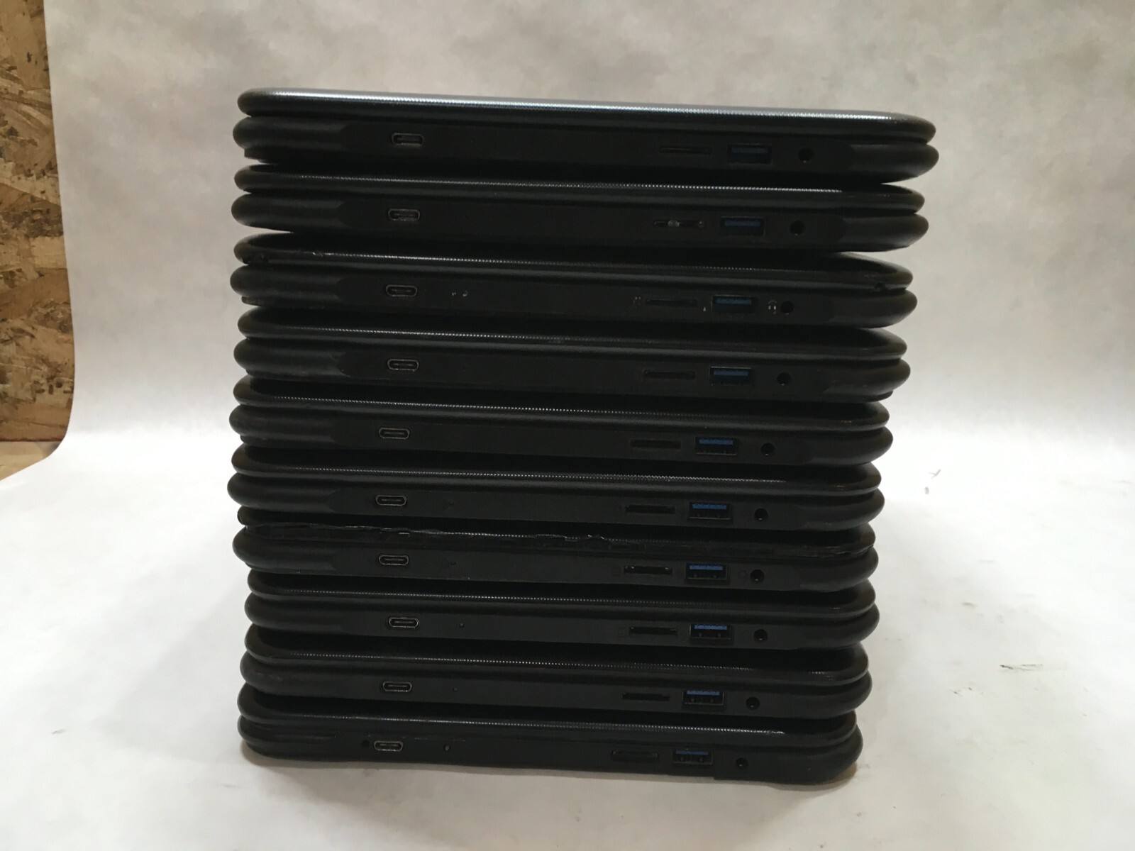 Lot of 10 Bak USA ED20GM Celeron Power Issues Broken Screens For Parts- FT