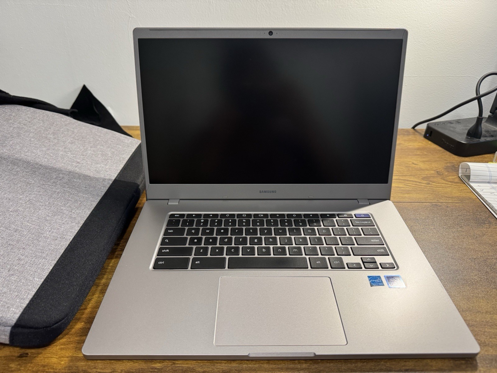 Samsung Chromebook Laptop, Silver, 14.3”, Model XE350XBA, W/Case & charger