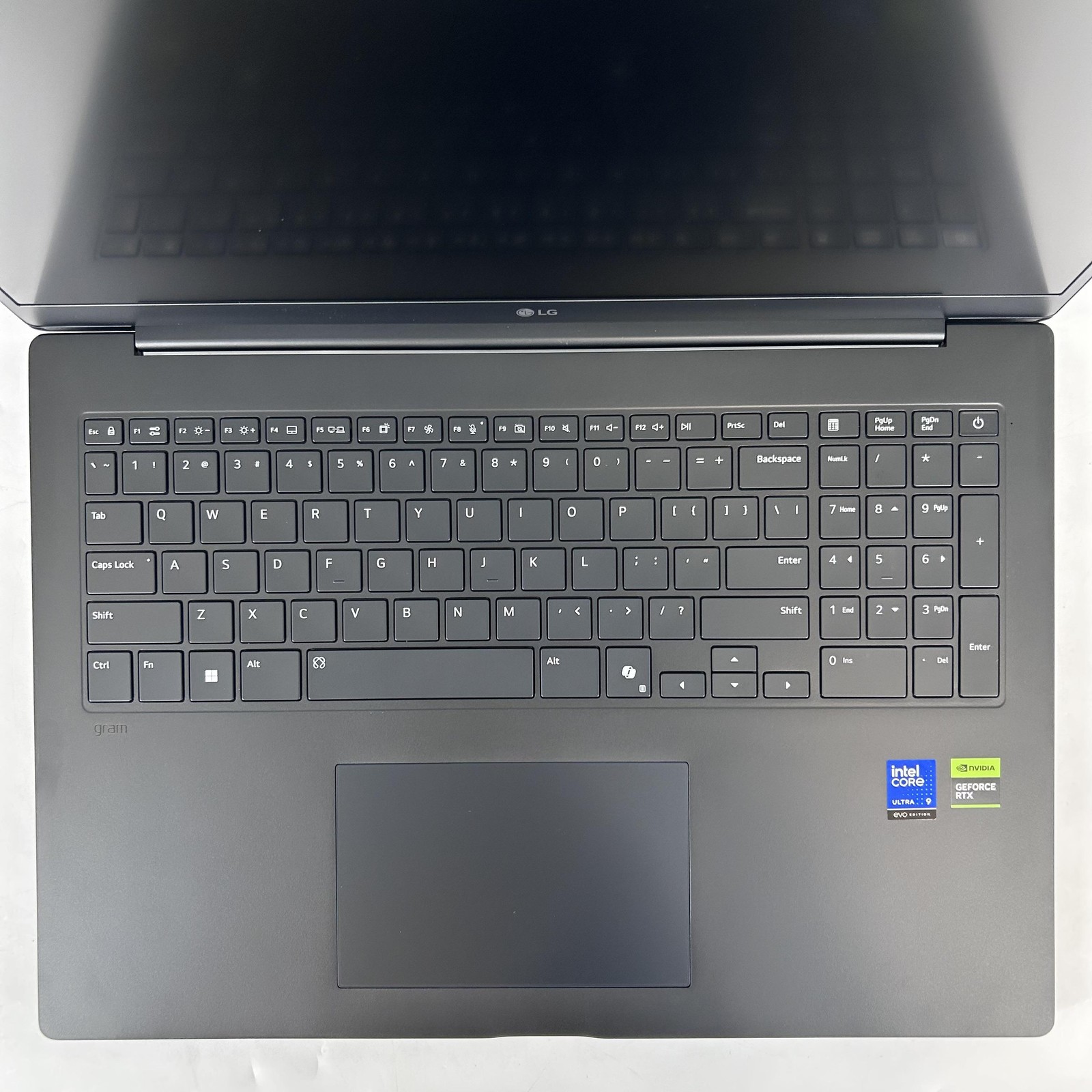 LG Gram Pro 17 QHD+ 2.9 GHz Ultra 9 285H 32GB 1TB/1TB NVIDIA RTX 5050 Excellent