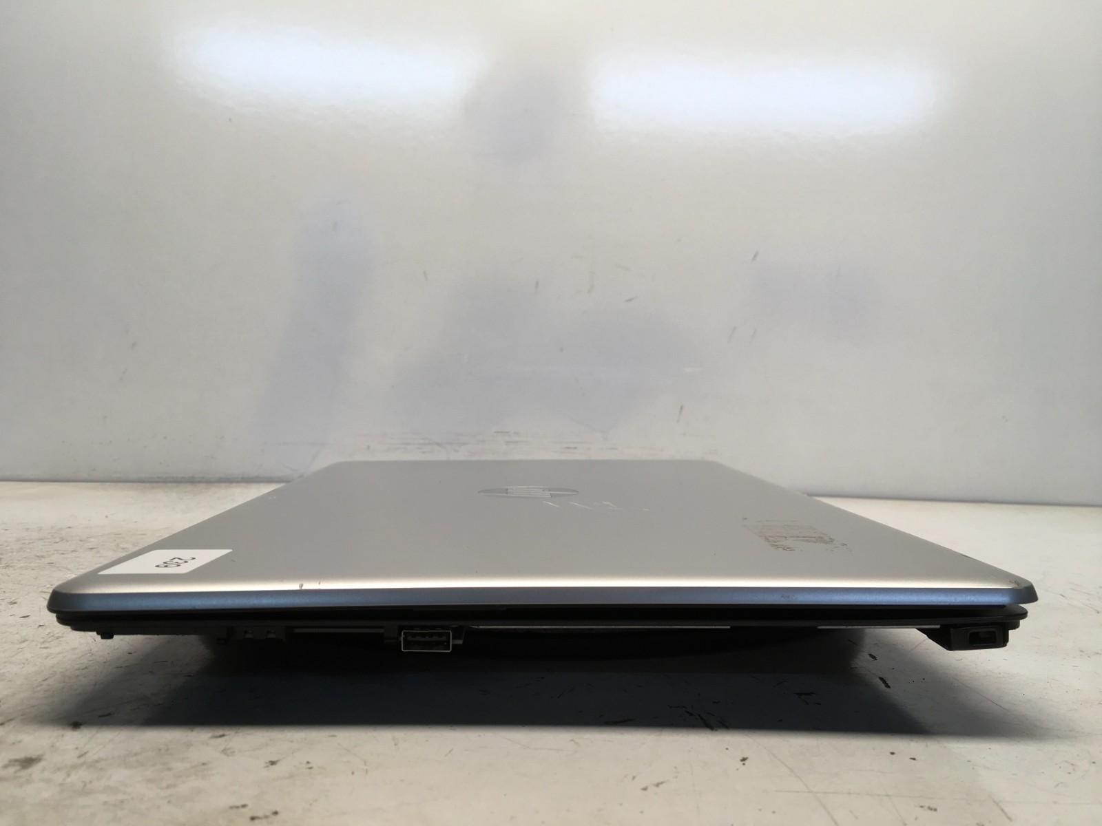 HP 17-CA1 AMD Ryzen 3 3200U 2600MHz 8 GB NO HDD