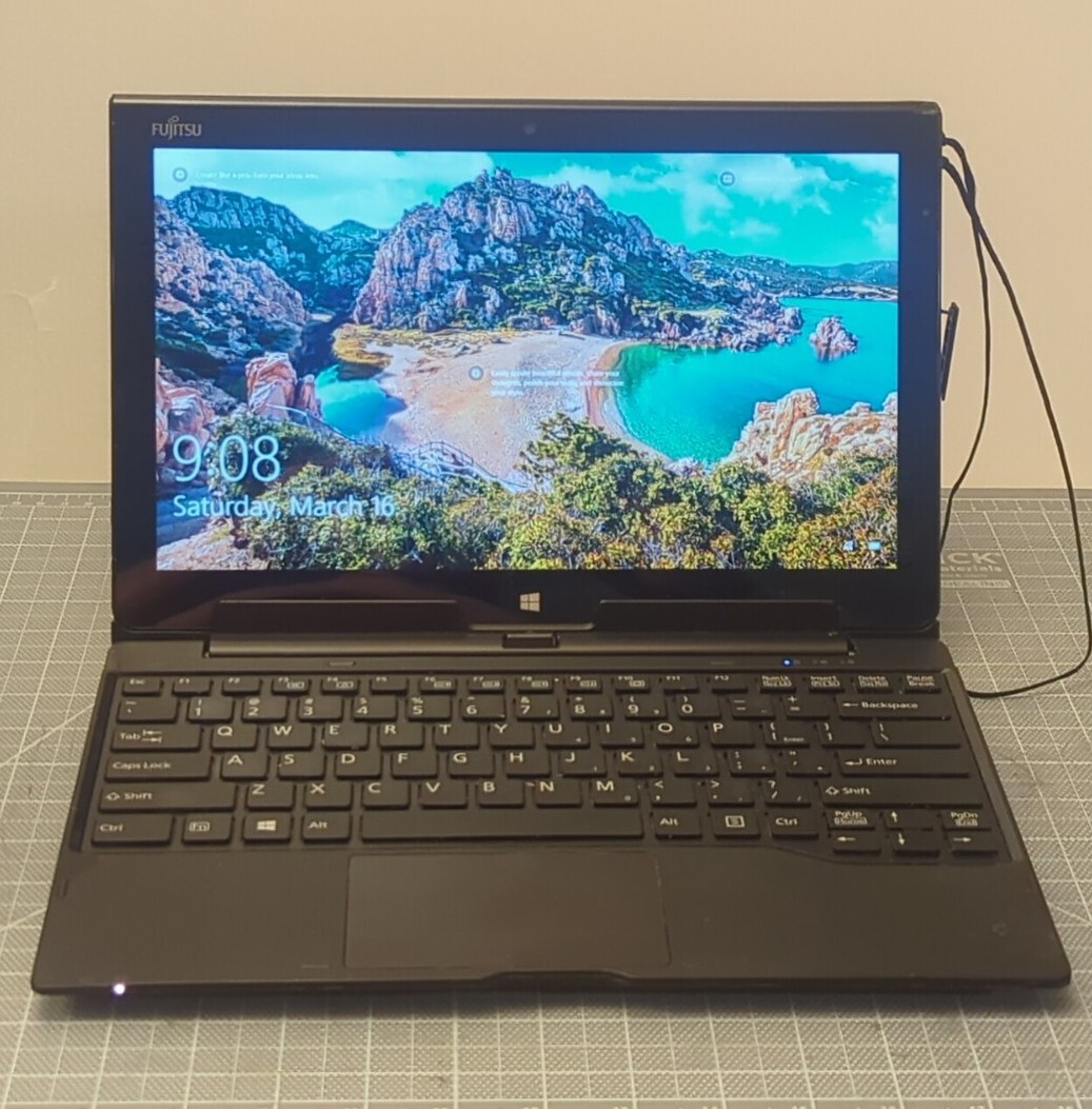 Fujitsu Stylistic Q704 Core i5-4200U 1.6GHz 8 GB Win10 Pro + Touchscreen