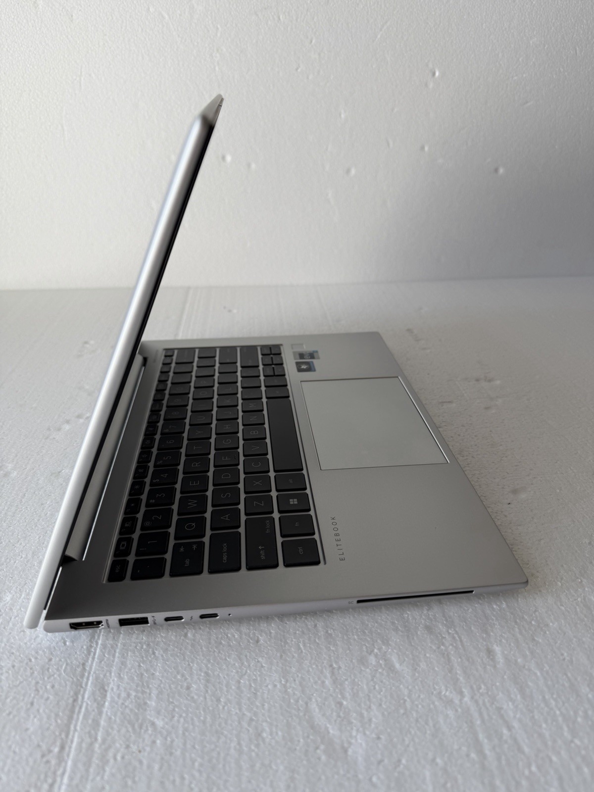 HP EliteBook 840 G9 14″ Intel Core i7 12th Gen 16 GB 512GB Win 11pro W/ AC