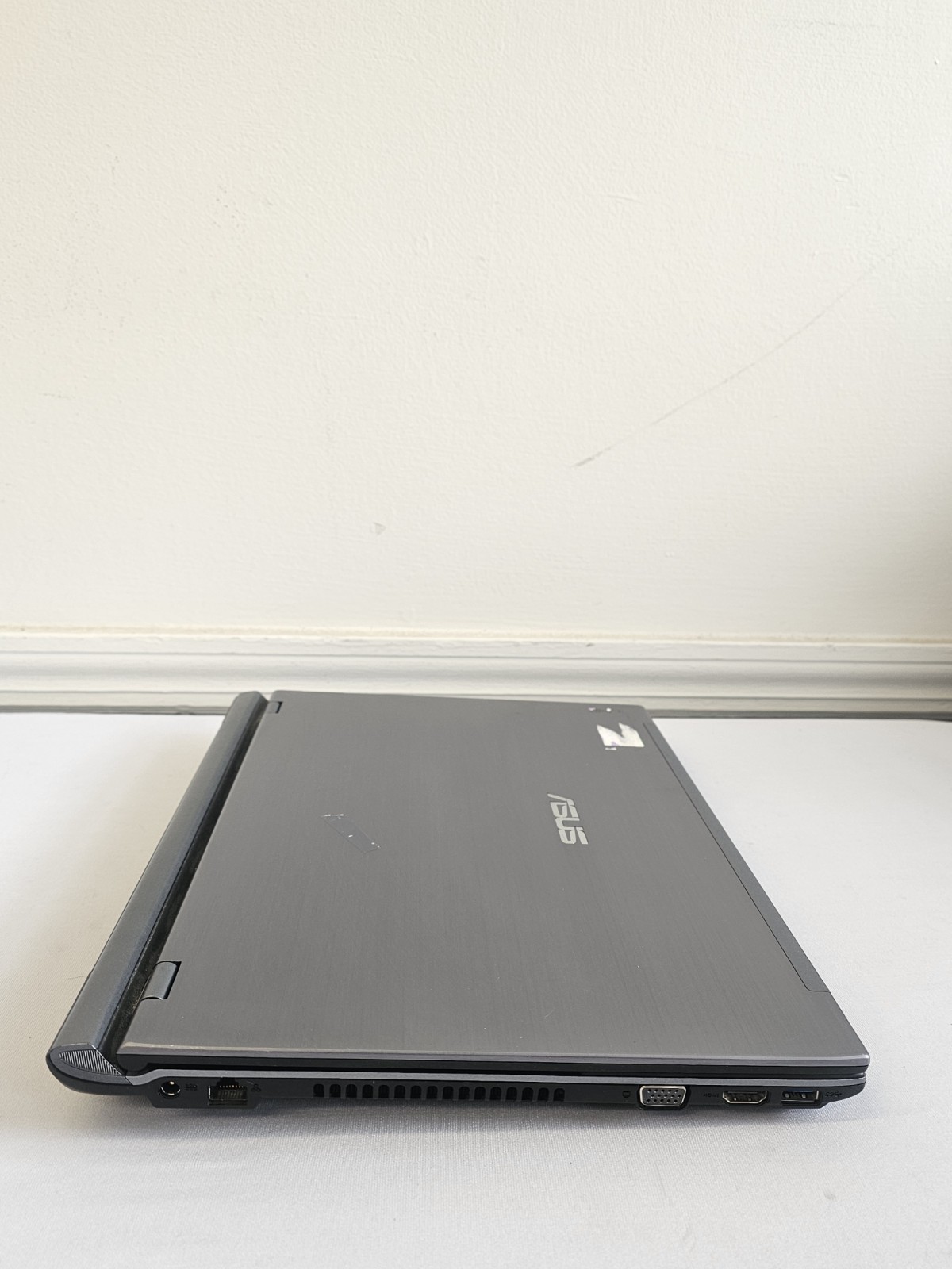 ASUS U56E Laptop – Intel i5-2410M – 6GB RAM – 640GB HDD – BAD BATT – Read Desc.