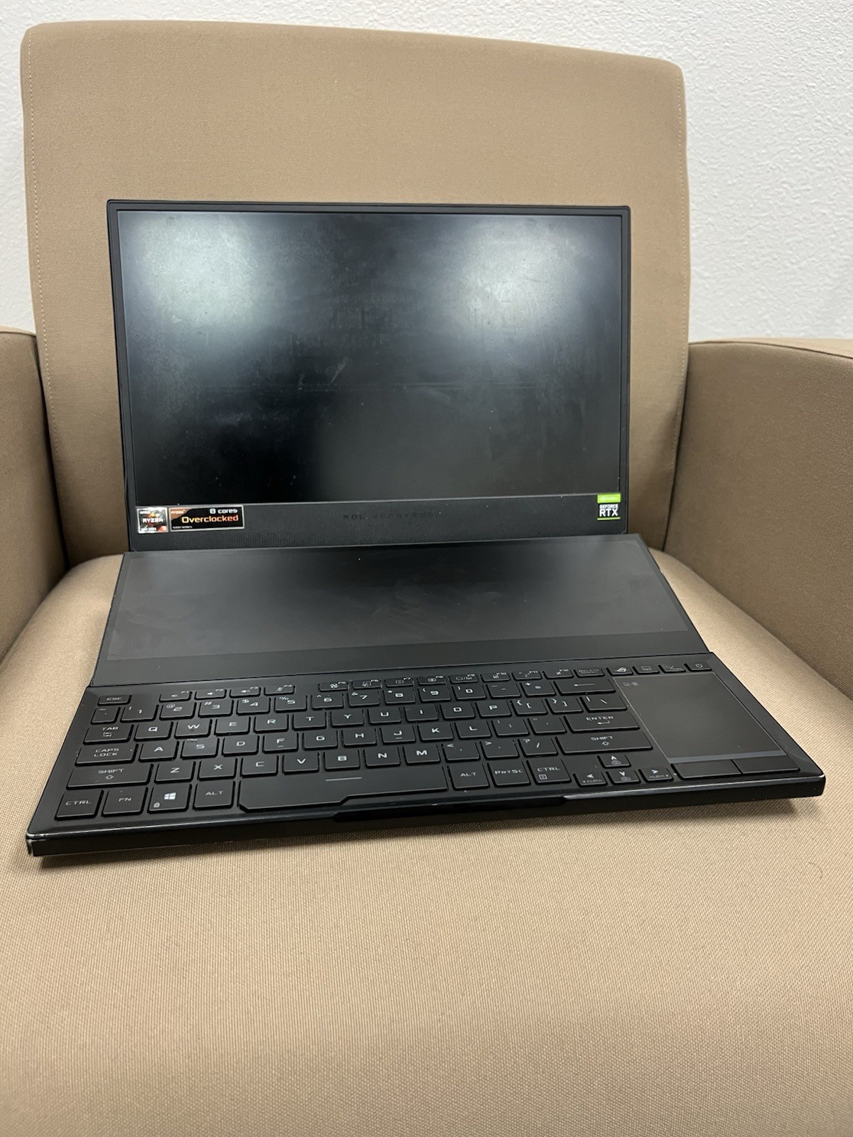ASUS ROG Zephyrus Duo 15 SE 15.6″ (1TB SSD, AMD Ryzen 9, 4.80 GHz, 32GB) Laptop