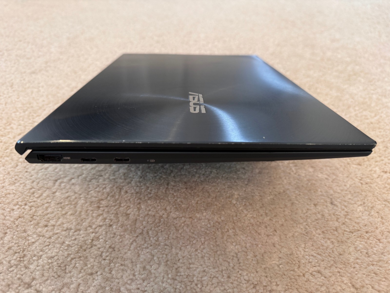 ASUS ZENBOOK 14 UM425QA 14″ 512GBSSD/16GBRAM AMD RYZEN 9 5900HX WIN11PRO LOOK!